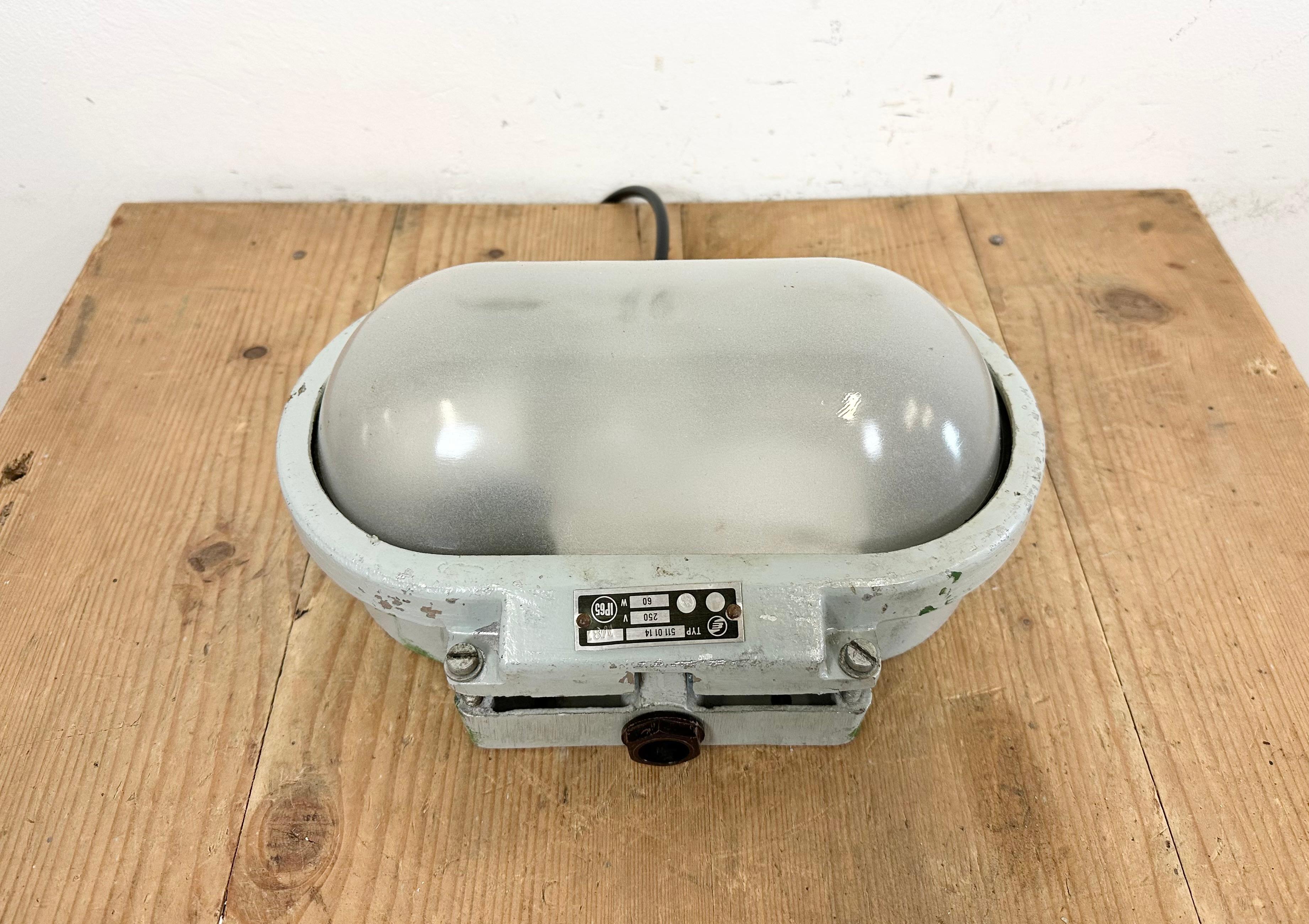 Industrial Cast Aluminium Wall Light with Milk Glass from Elektrosvit, 1970s In Good Condition For Sale In Kojetice, CZ