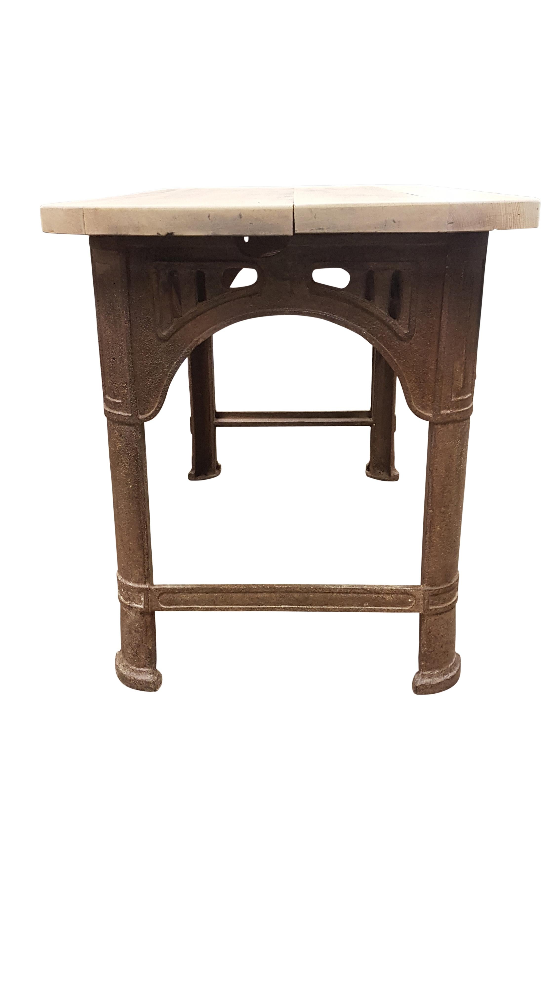 Late 19th Century Industrial Cast Iron Table with Royal Coat of Arms for the United Kingdom For Sale