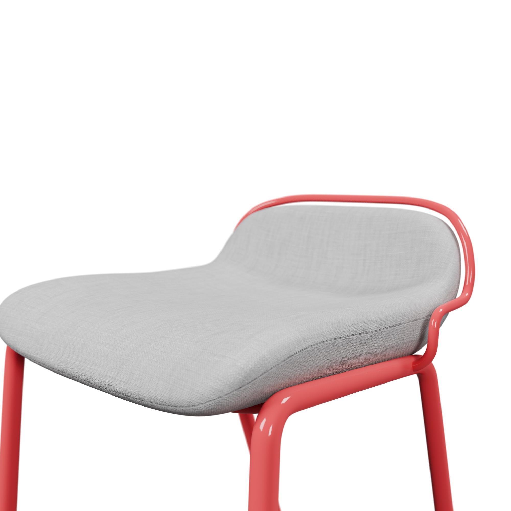 Vimini Sgabello industriale CAYENNE finitura DUV con tessuto crema realizzato a mano da Murmurio in vendita