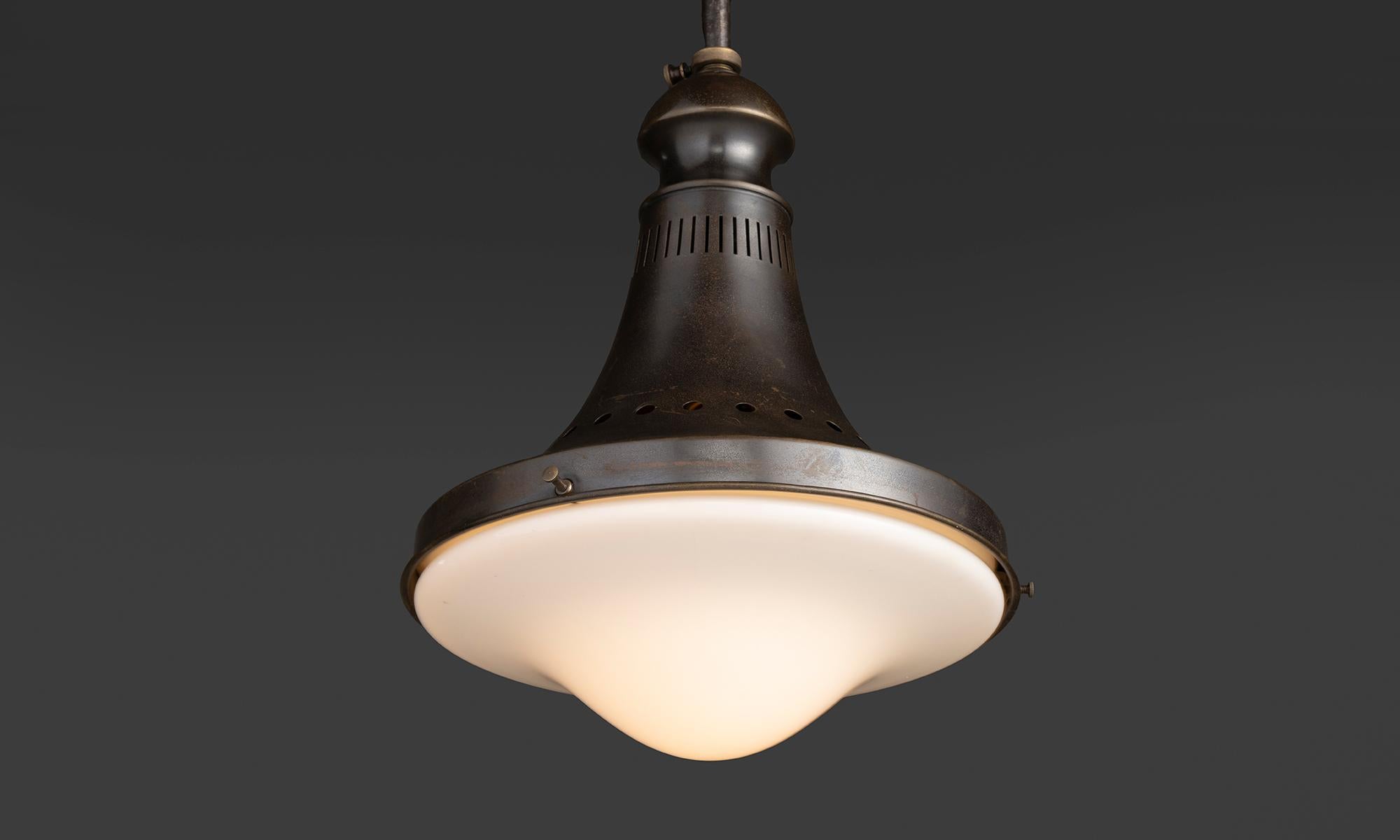 Olandese Lampada a sospensione industriale da soffitto di Philips, Paesi Bassi, 1930 circa in vendita