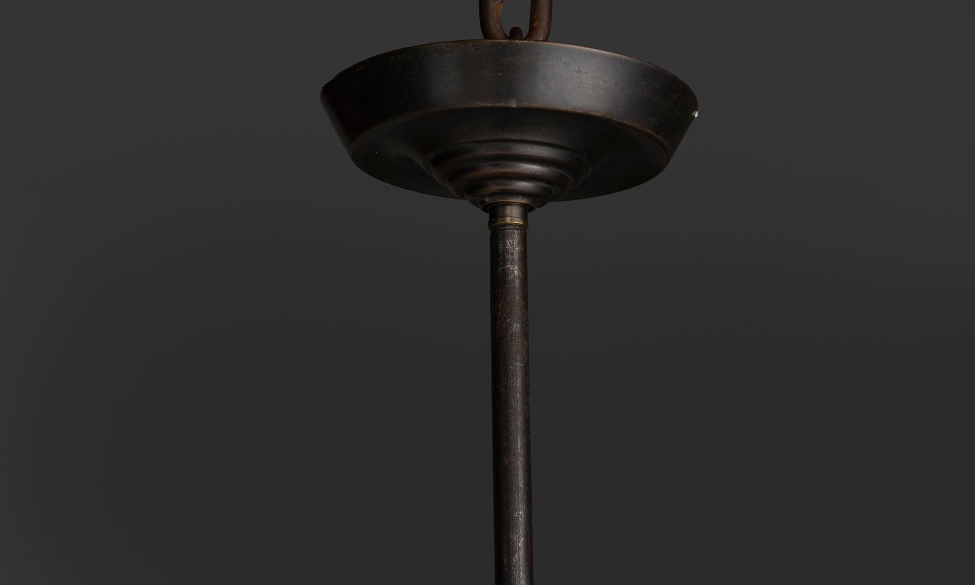 Metà XX secolo Lampada a sospensione industriale da soffitto di Philips, Paesi Bassi, 1930 circa in vendita