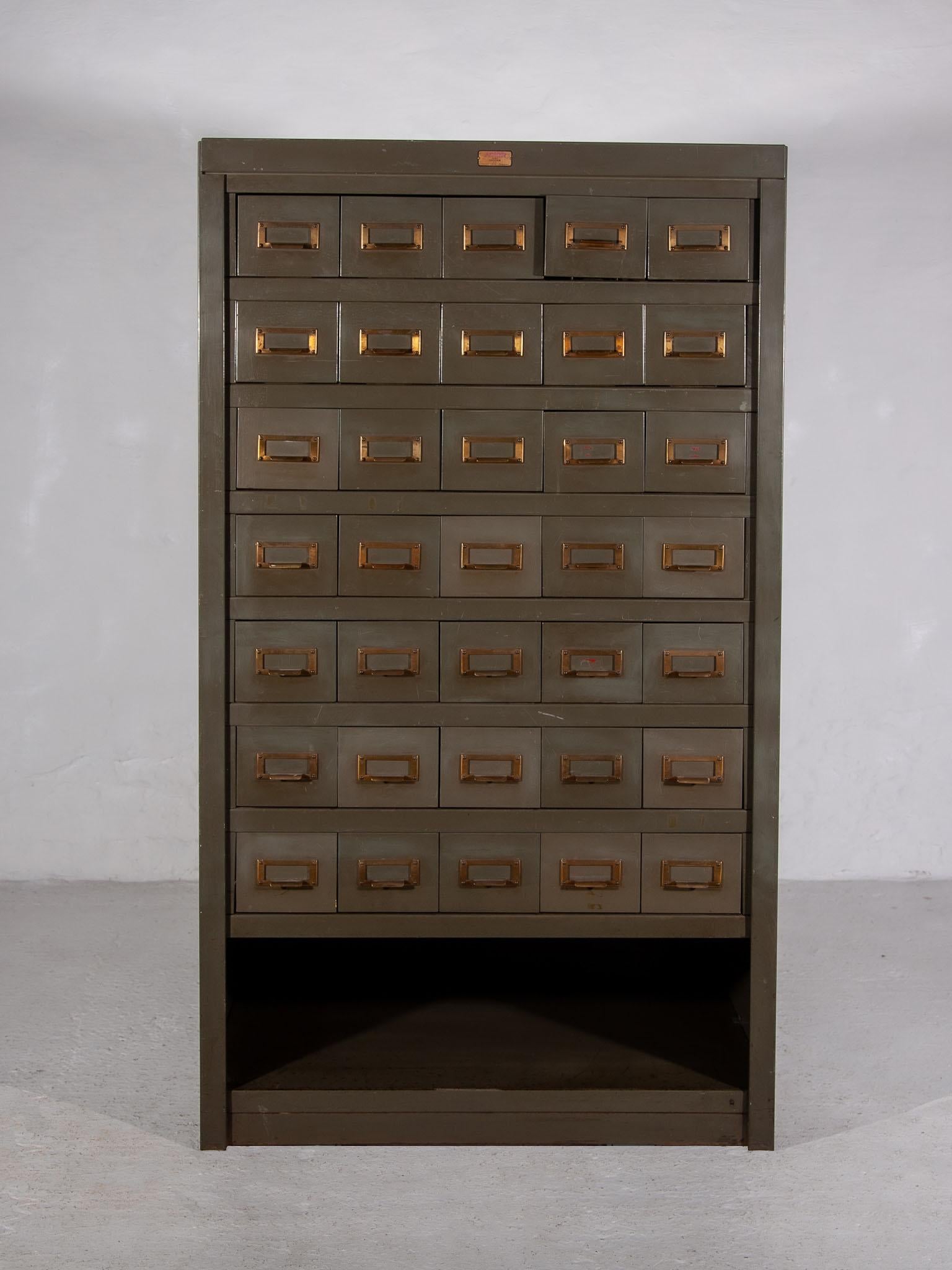 Industrial Chest of Drawers, 1940s by Acior Maison Desoer Liège, Belgium For Sale 2