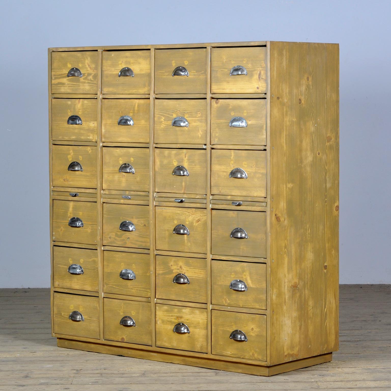 Industrial Chest of Drawers, 1940's In Good Condition For Sale In Amsterdam, Noord Holland