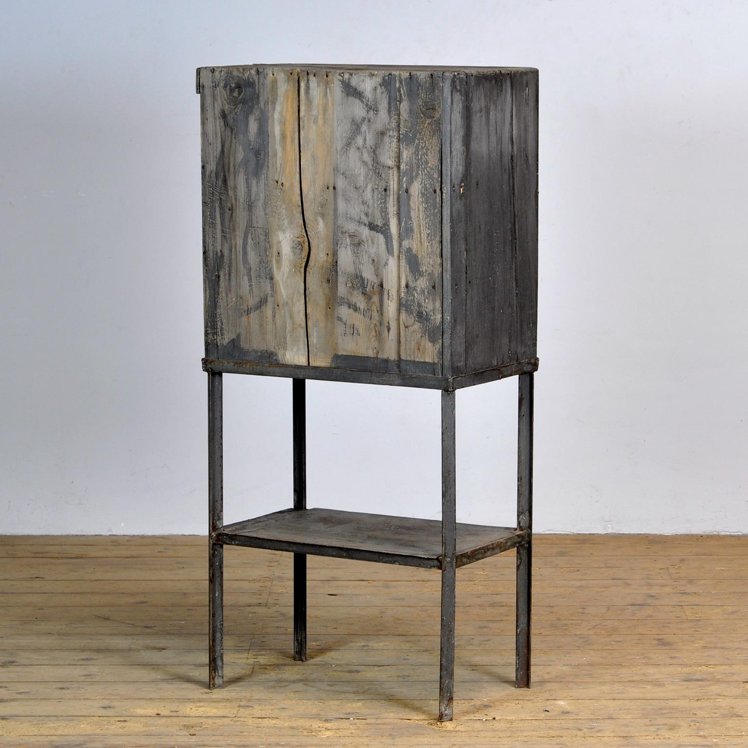 Commode industrielle, années 1950 en vente 2