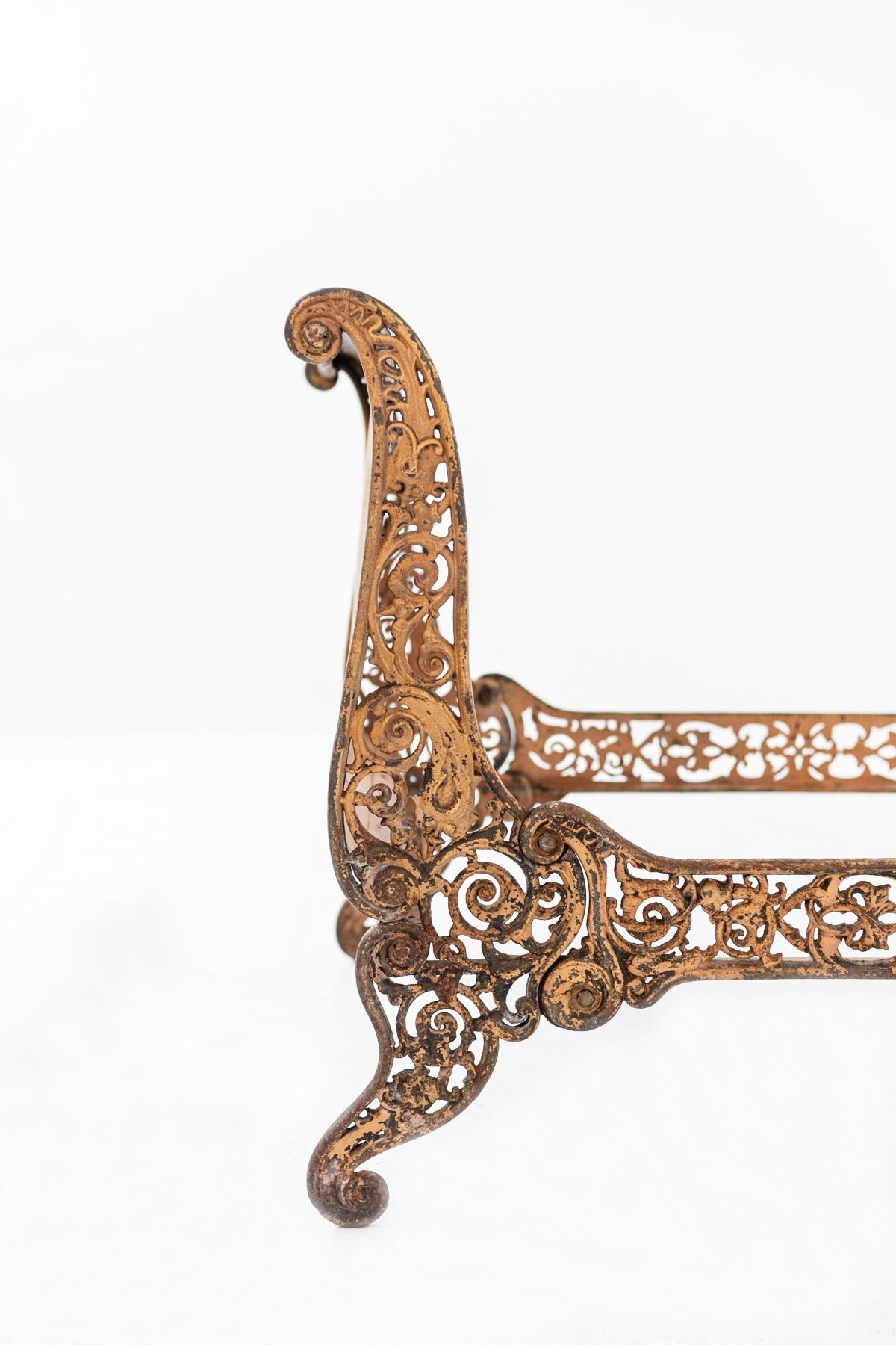 Baroque Lit simple en fer forgé Chic Industriel Antique en vente