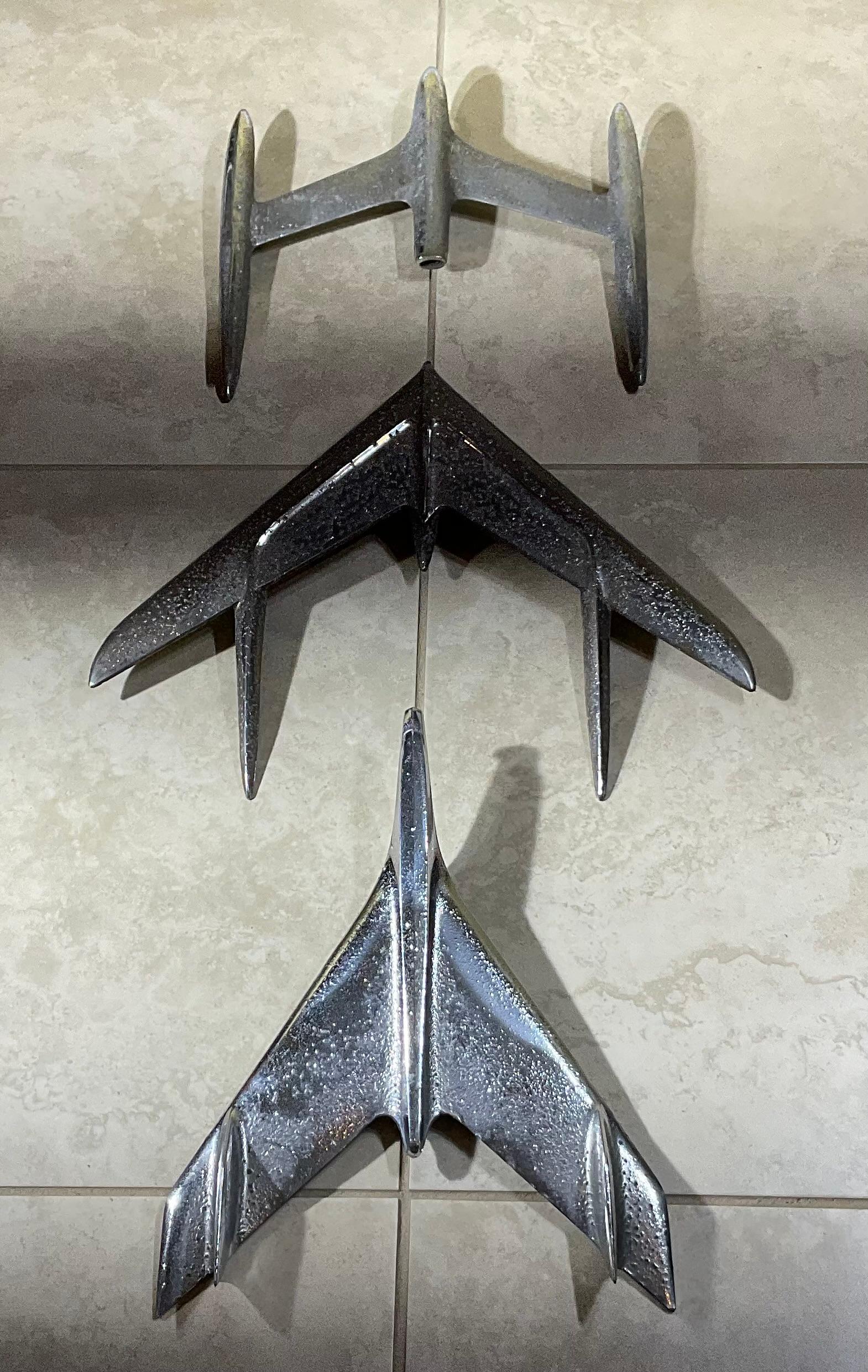 20th Century Industrial Chic Wall Art - American Car Hood Ornaments Wall Hanging Sculpture For Sale