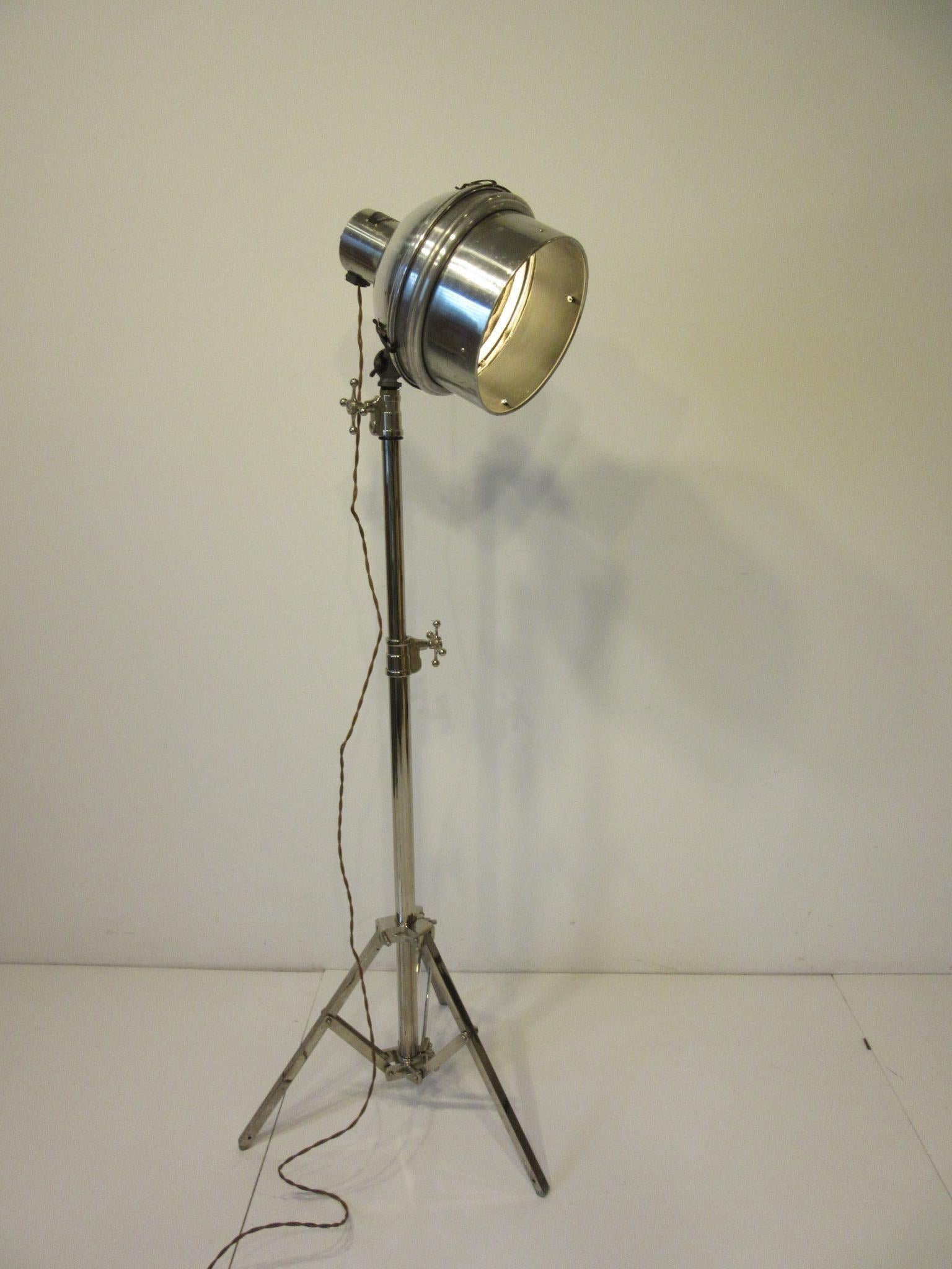 Industrial Deco Chrome Nickel-Plated Adjustable Floor Lamp For Sale 4