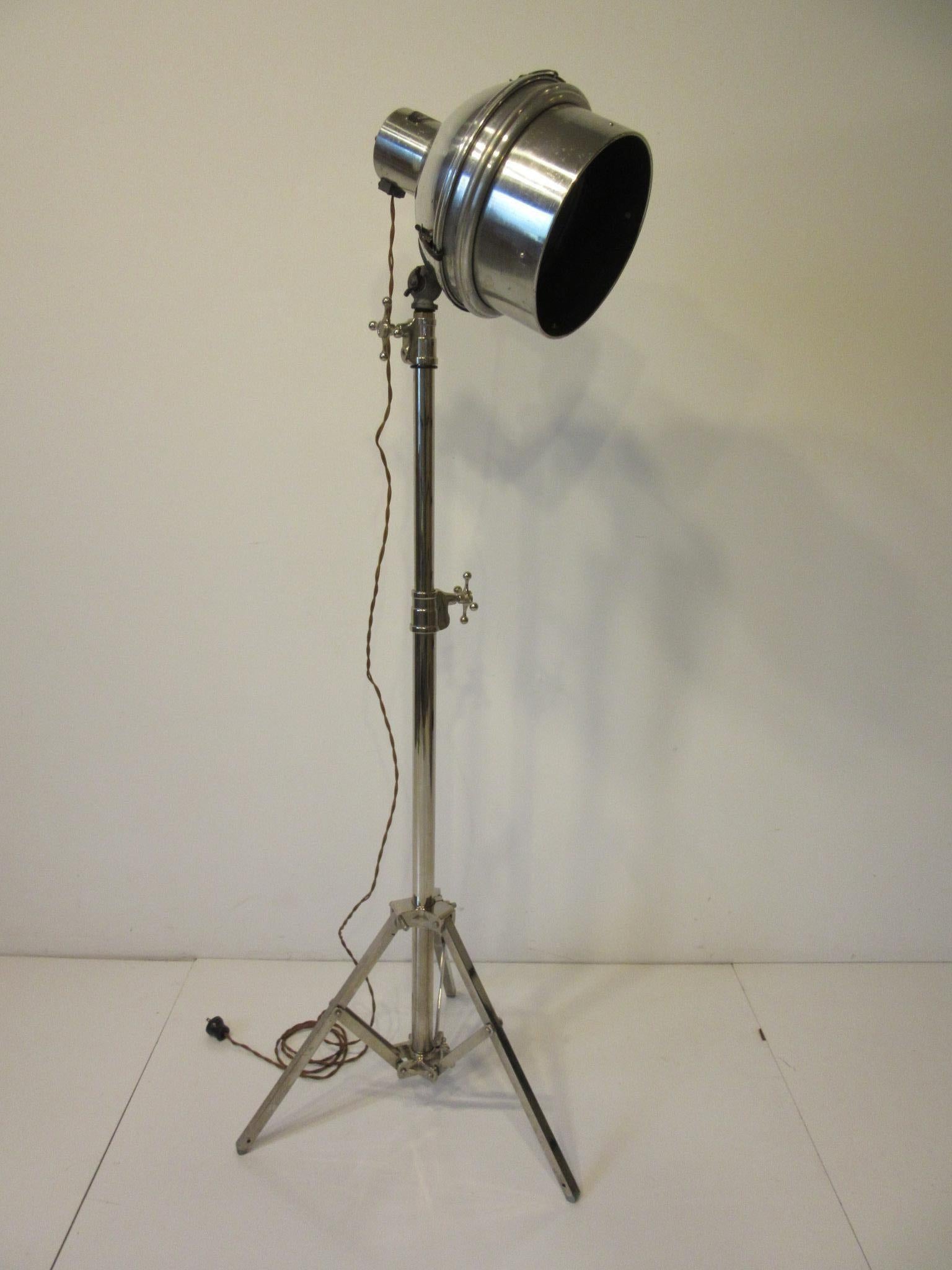 Industrial Deco Chrome Nickel-Plated Adjustable Floor Lamp For Sale 6