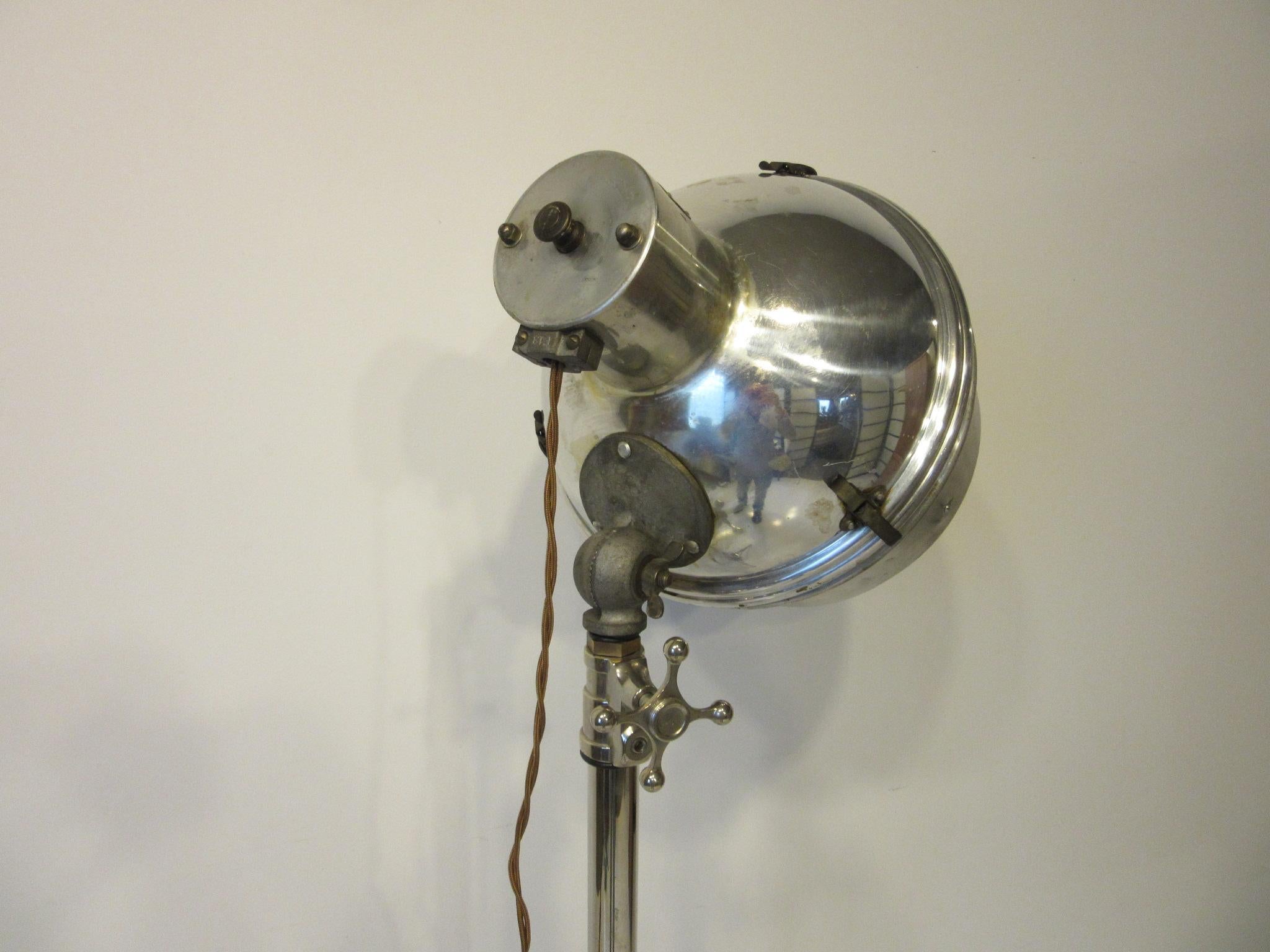 Industrial Deco Chrome Nickel-Plated Adjustable Floor Lamp In Good Condition For Sale In Cincinnati, OH