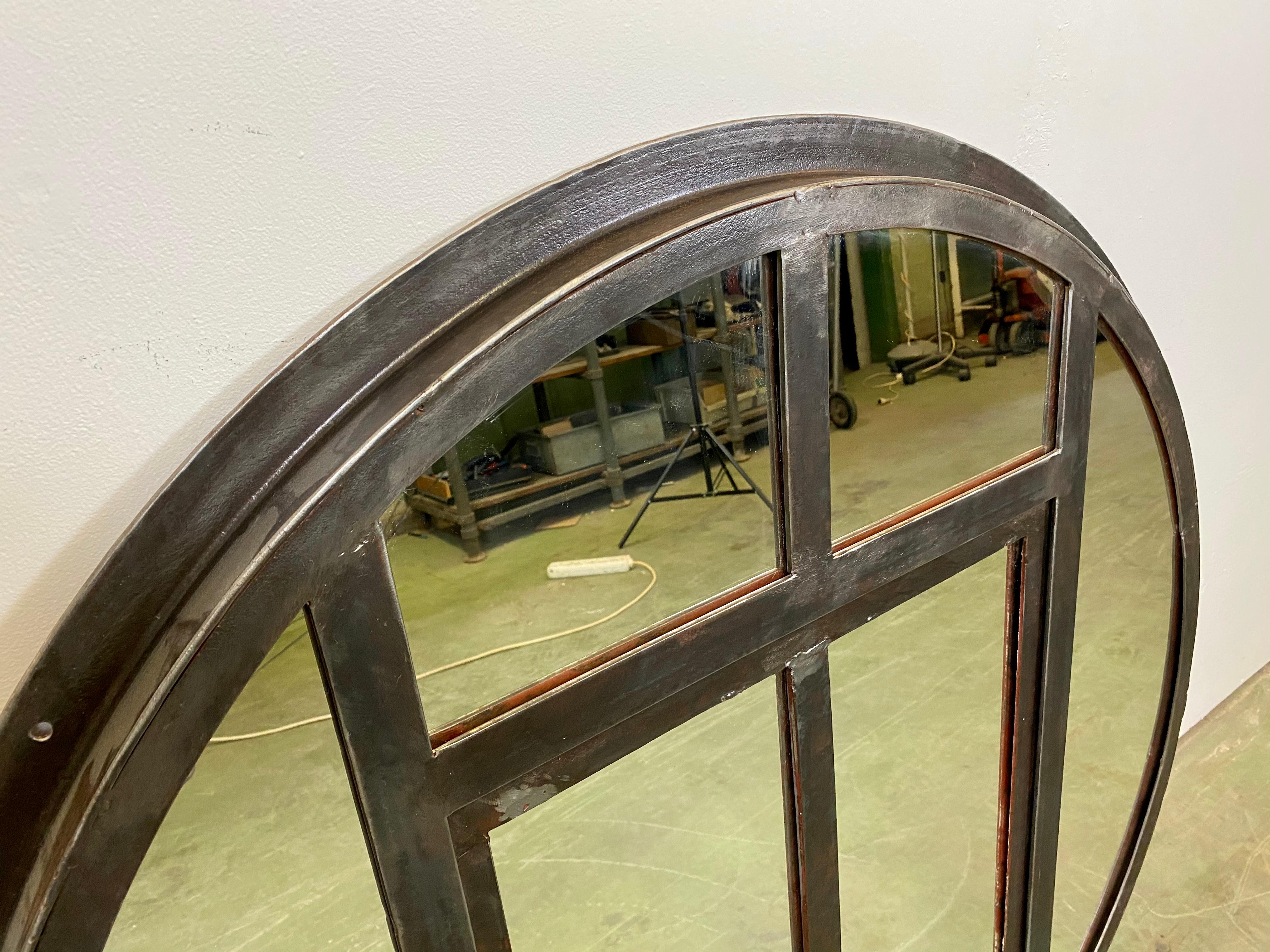 round window mirror