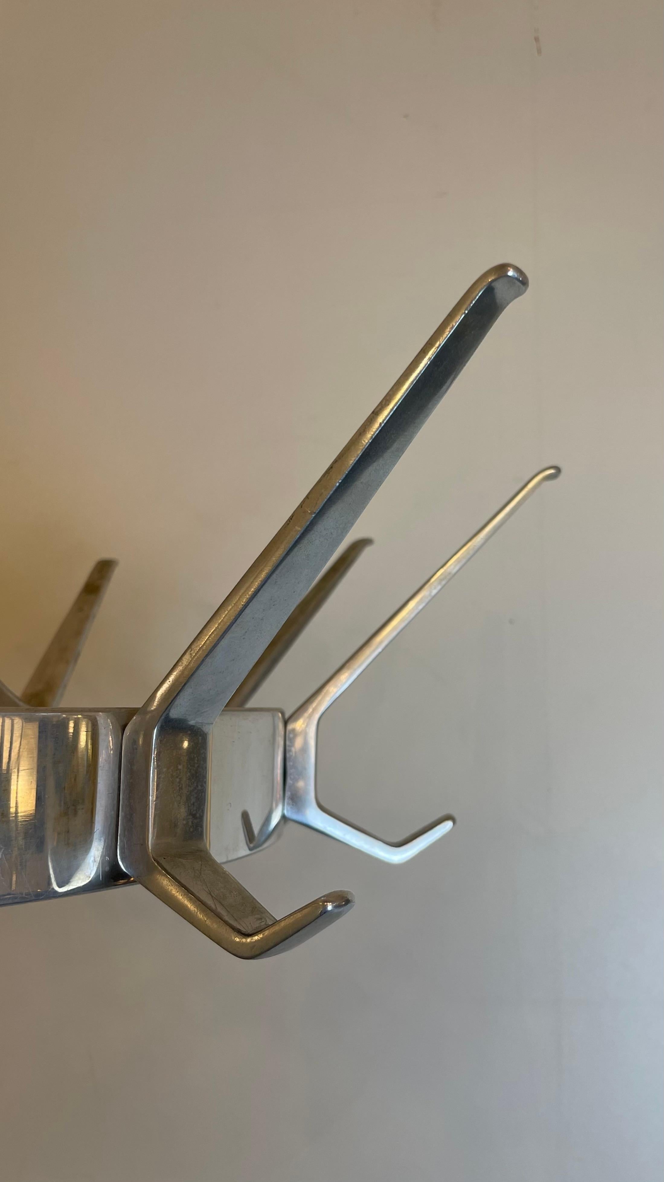 Industrieller Kleiderständer von Clark Equipment, 1970er Jahre im Angebot 4