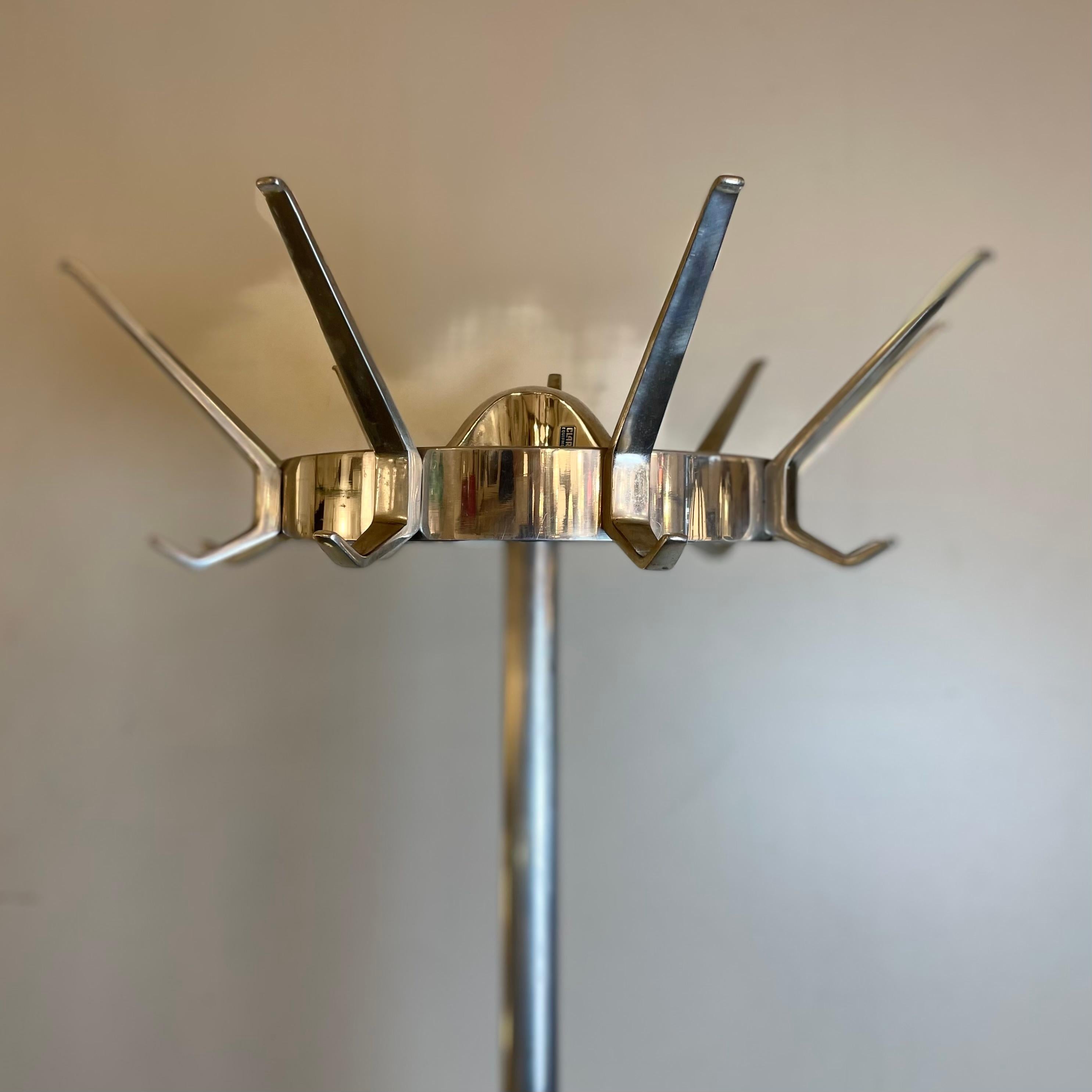 Industrieller Kleiderständer von Clark Equipment, 1970er Jahre (amerikanisch) im Angebot