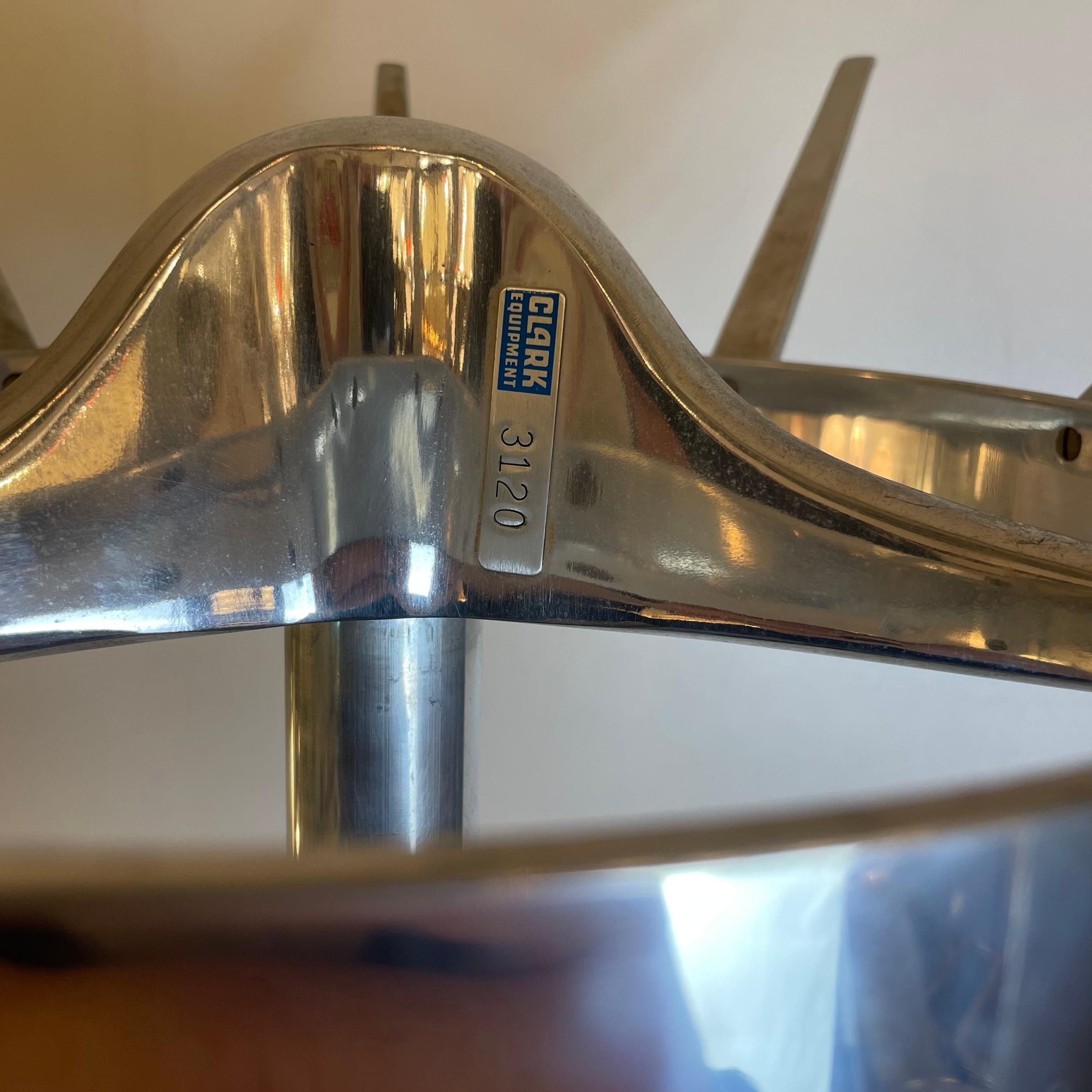 Industrieller Kleiderständer von Clark Equipment, 1970er Jahre (Gegossen) im Angebot