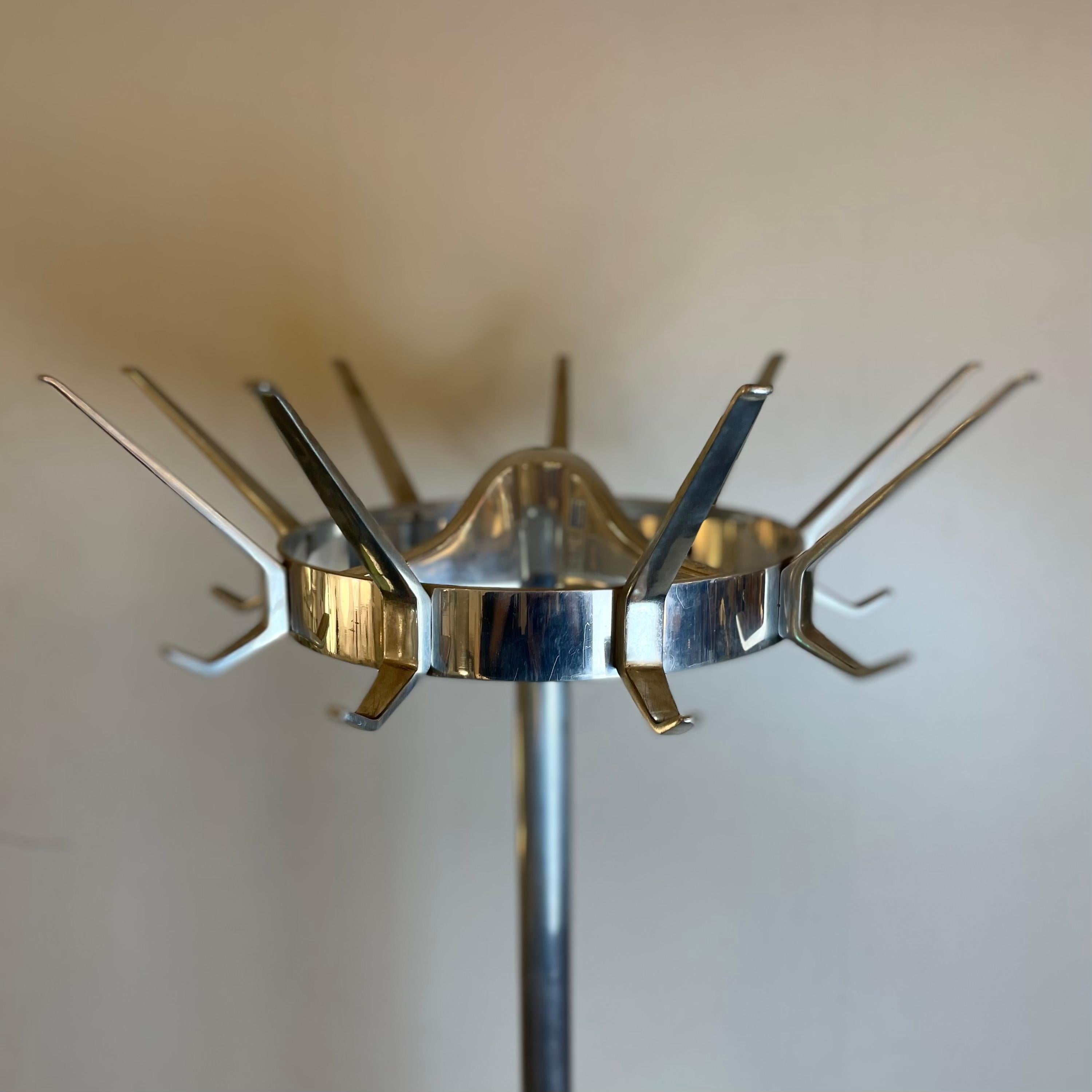 Industrieller Kleiderständer von Clark Equipment, 1970er Jahre (Ende des 20. Jahrhunderts) im Angebot