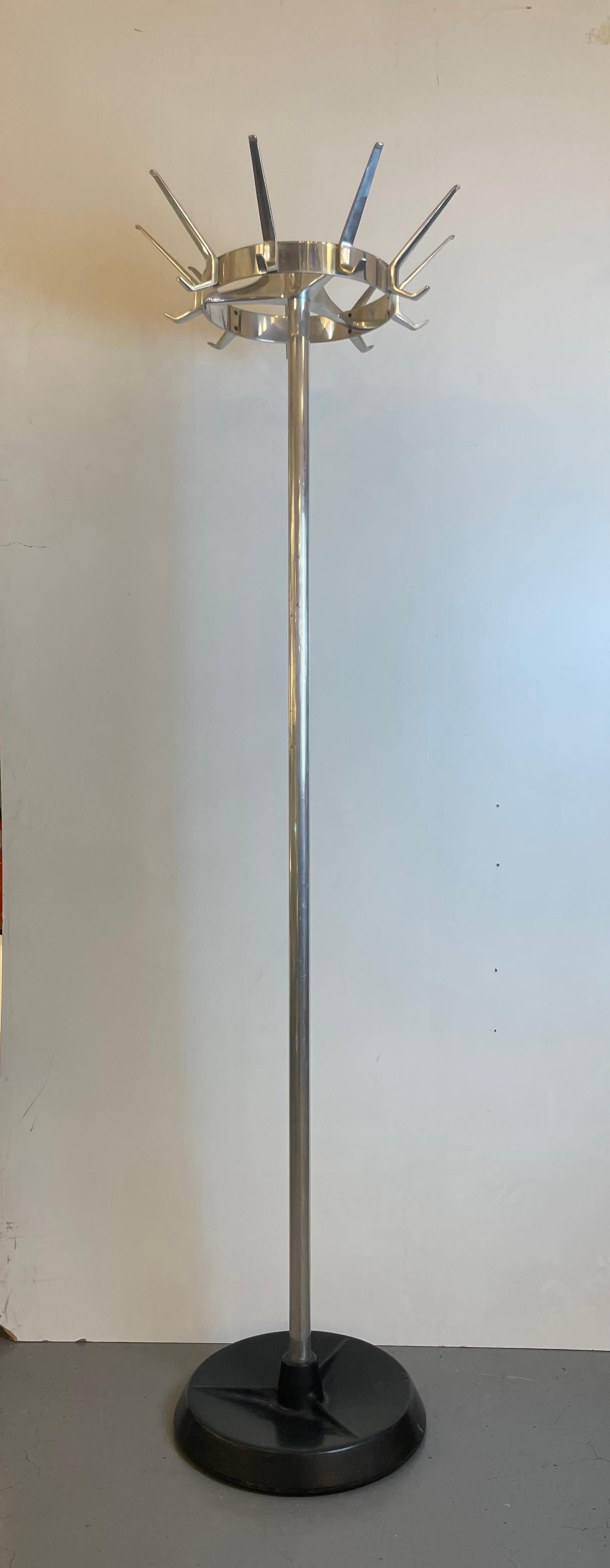 Industrieller Kleiderständer von Clark Equipment, 1970er Jahre im Angebot 1