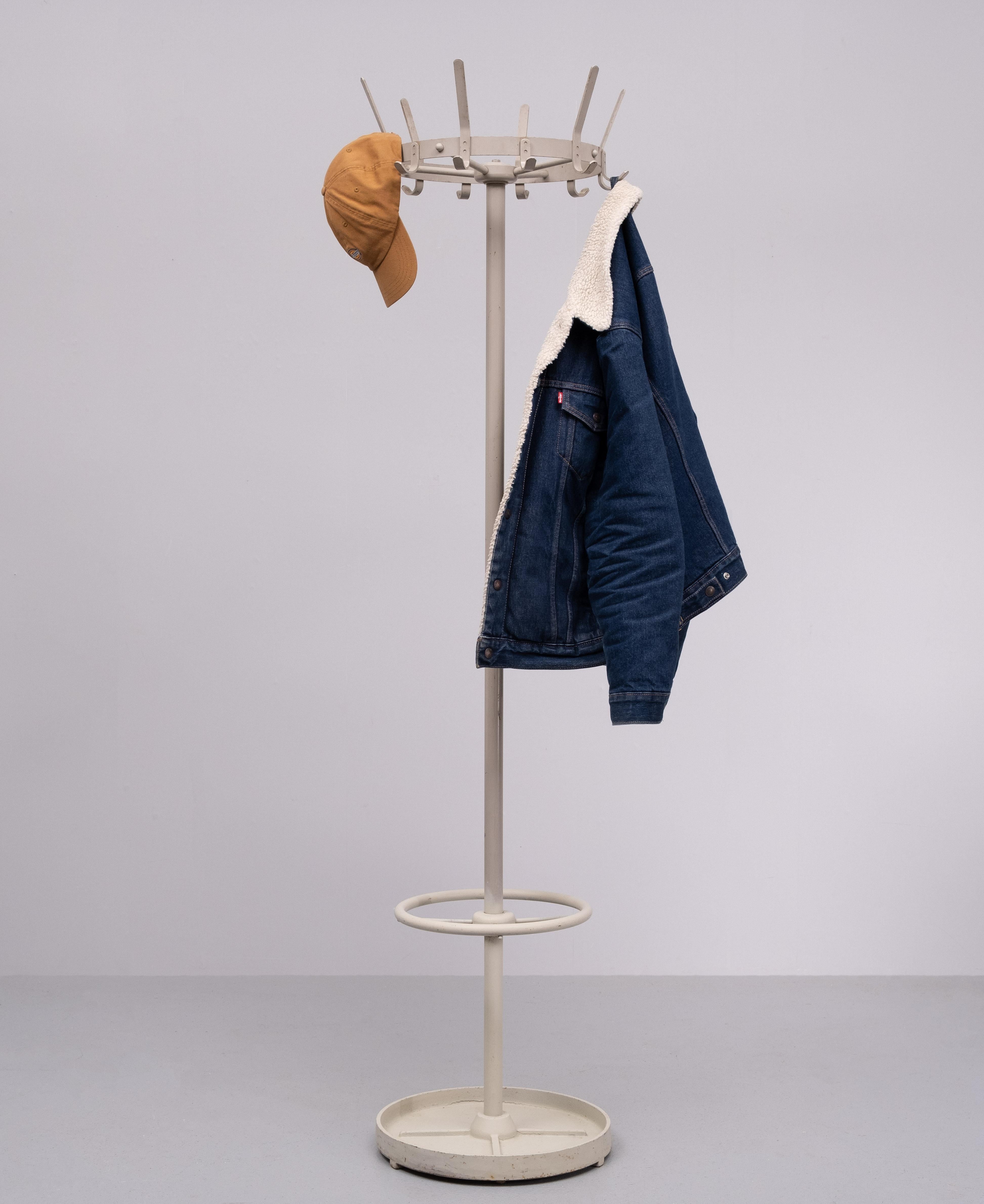 Industrial Coat Stand by Friso Kramer for Ahrend de Cirkel, 1960s For Sale 1
