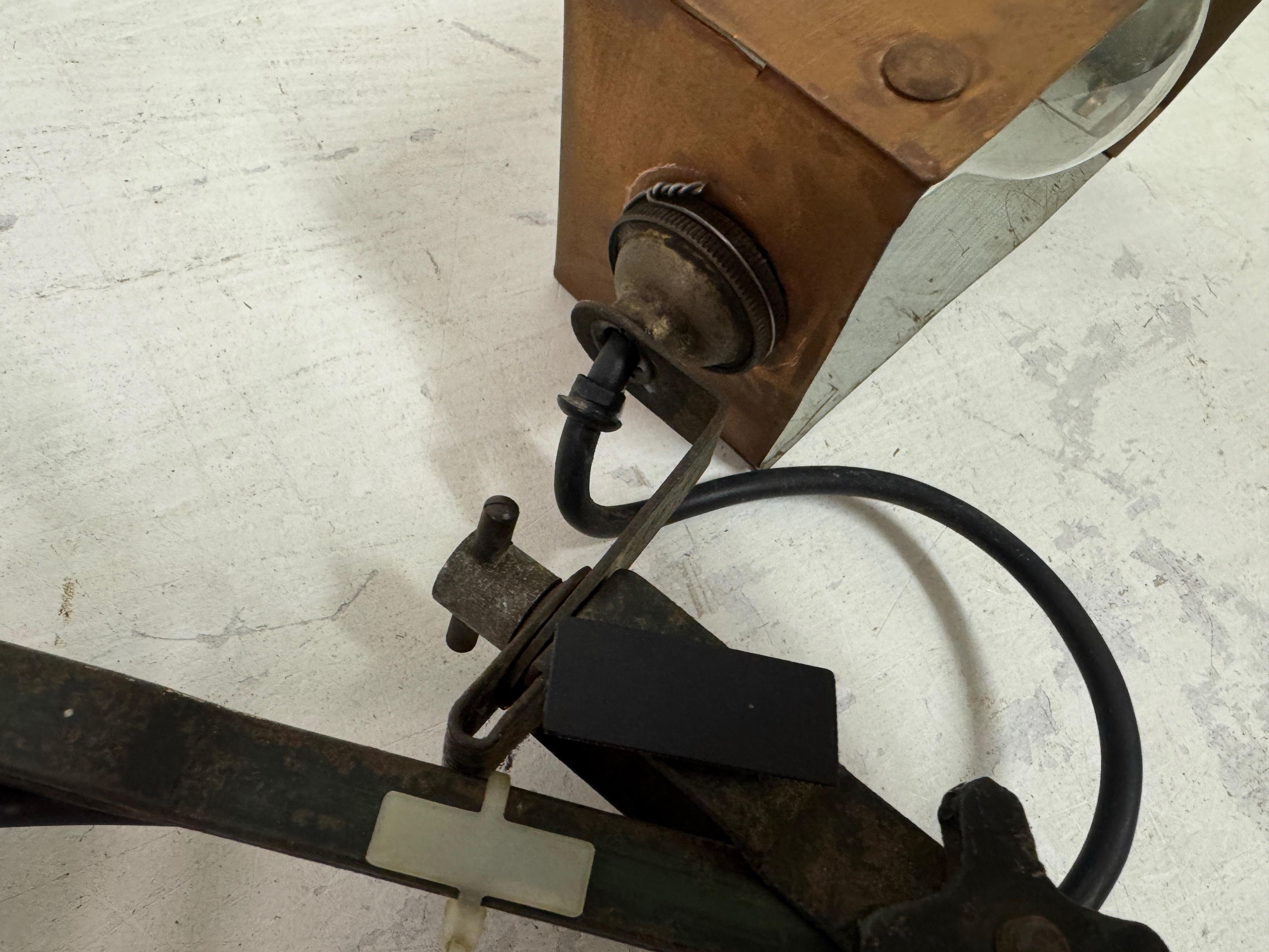 Lampada industriale da officina a fisarmonica, metà del XX secolo in vendita 3
