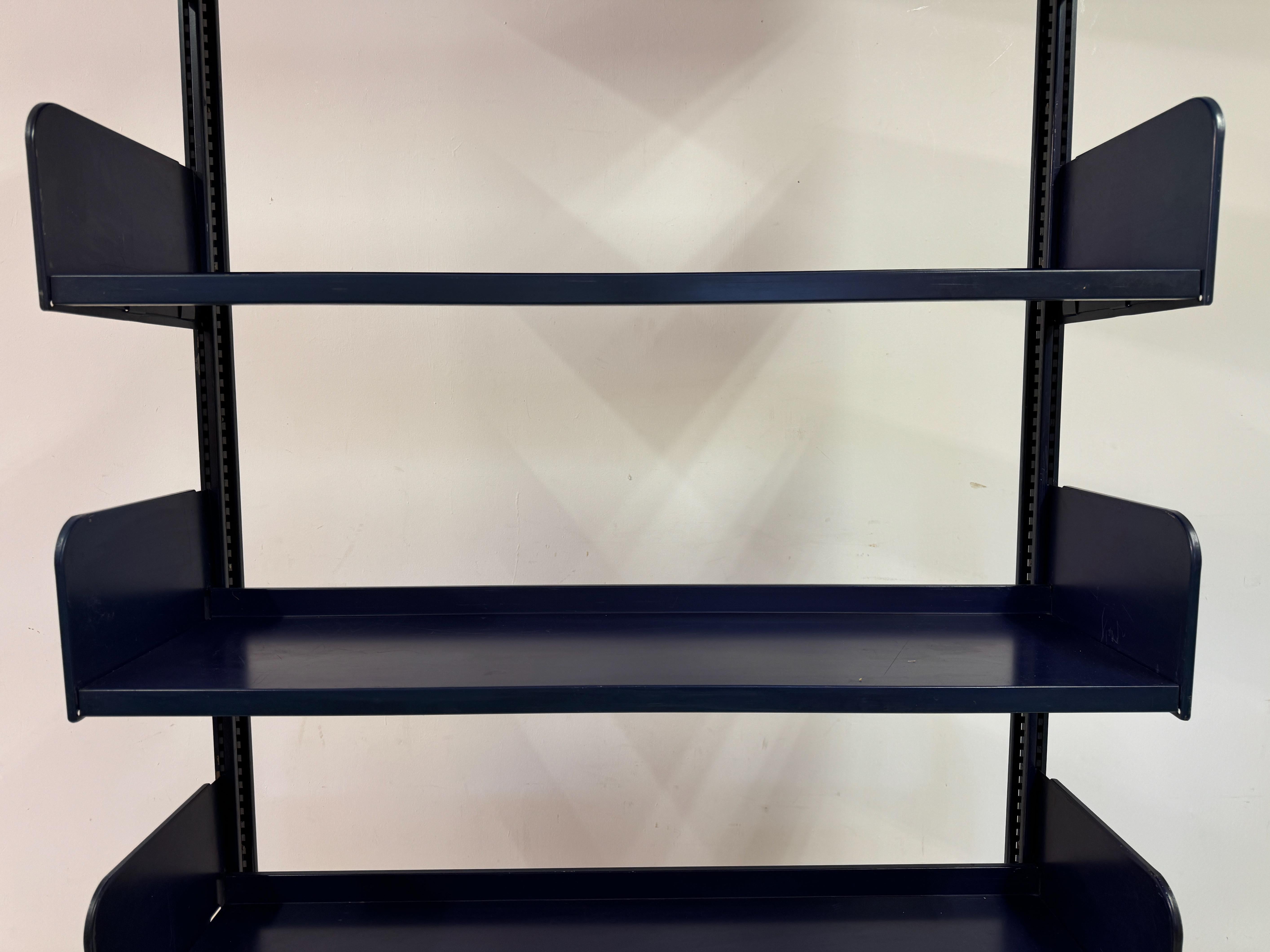 Industrielles Congresso-Bücherregal aus blauem Stahl von Lips Vago, vier verfügbar (Mitte des 20. Jahrhunderts) im Angebot