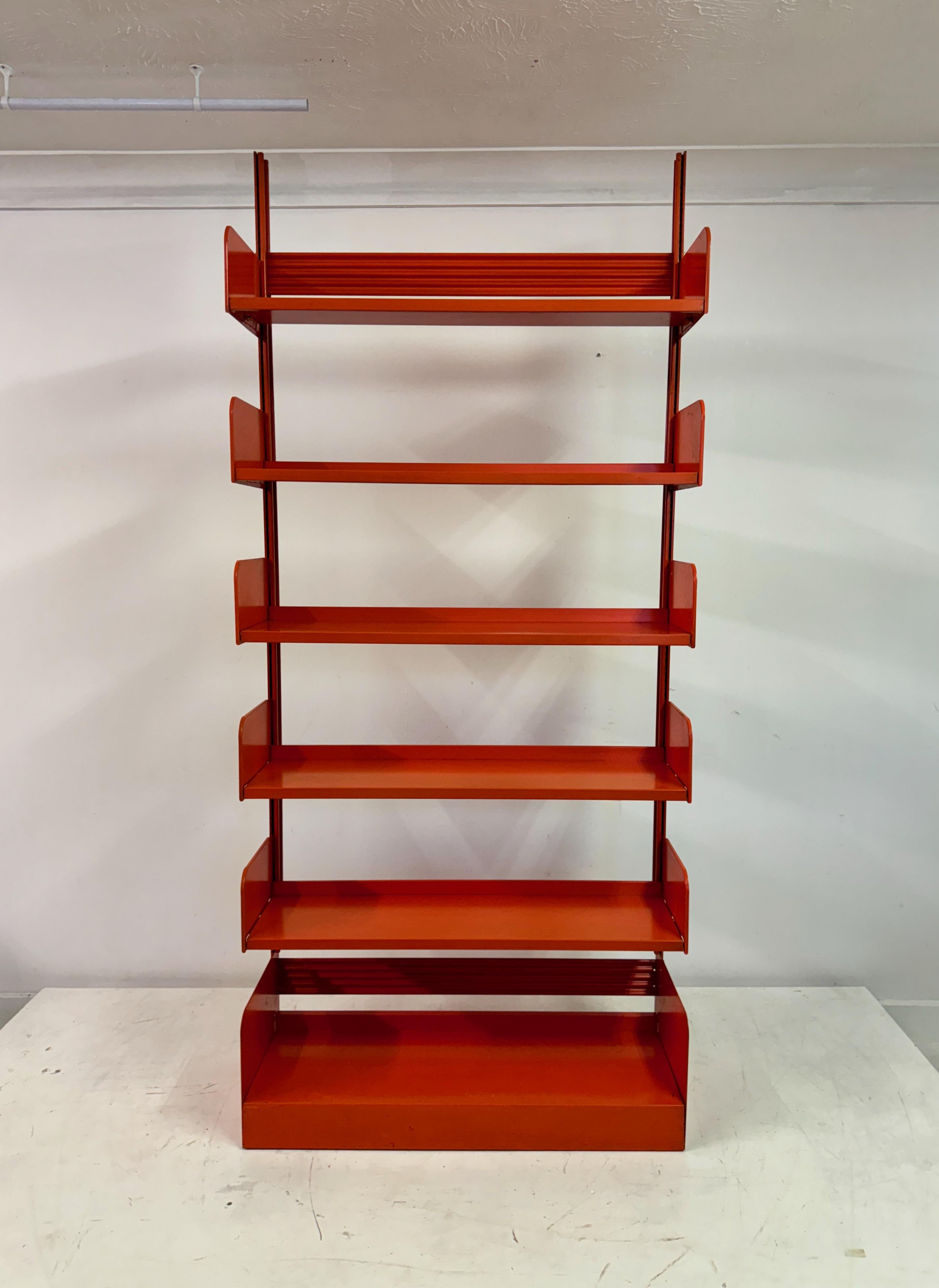 Librería industrial Congresso de acero rojo by Lips Vago,  Dos disponibles Moderno de mediados de siglo en venta