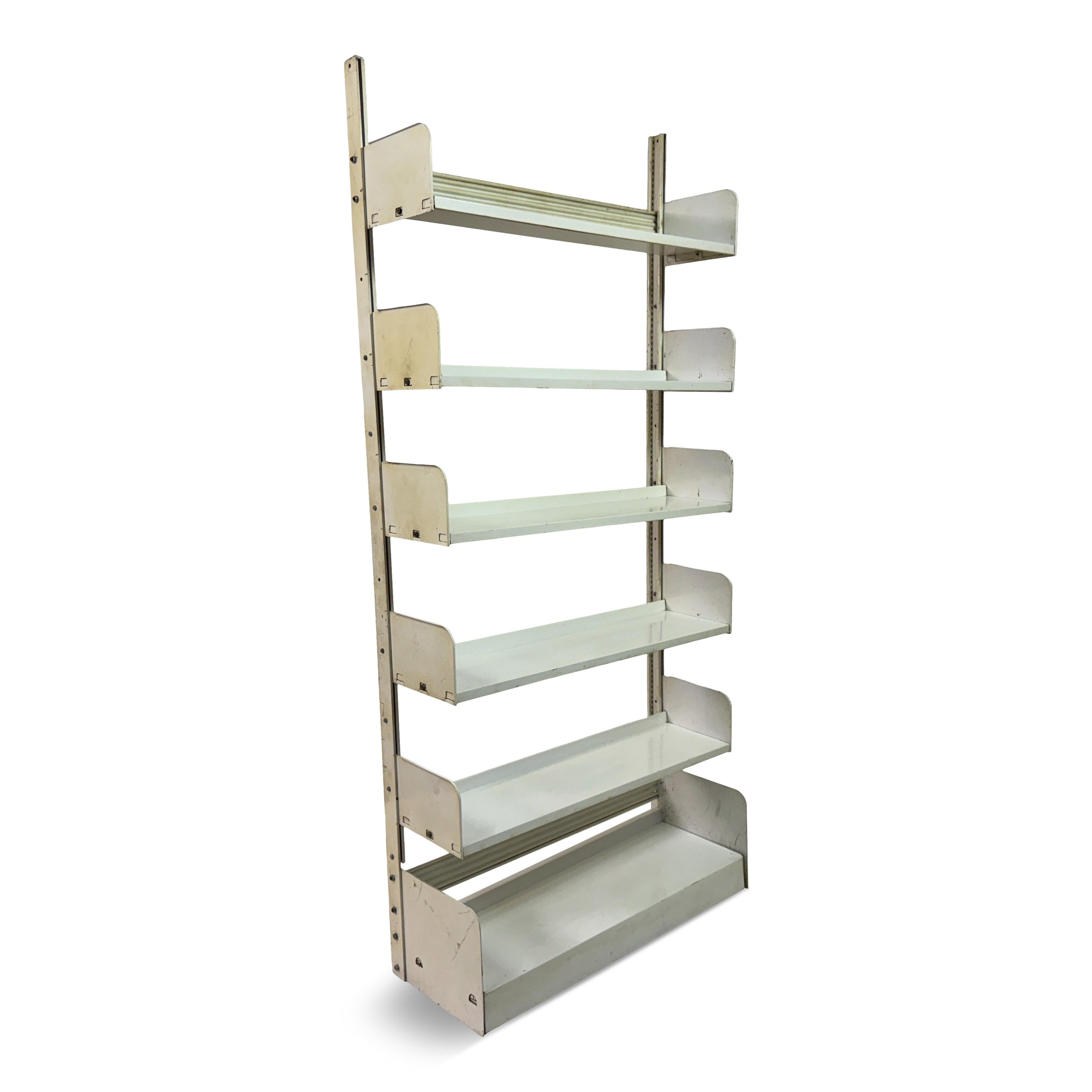 'Congresso' shelving unit by Lips Vago. In white lacquered steel, Italy, 1960s. With adjustable shelves. One available in white and a further seven in different colours. Please see additional listings. 

A classic design that showcases a minimalist