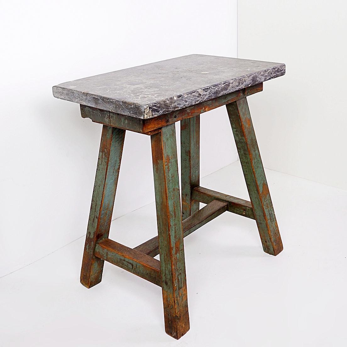 Brutalist Industrial Console/table bluestone top and green weathered wood - 20th For Sale