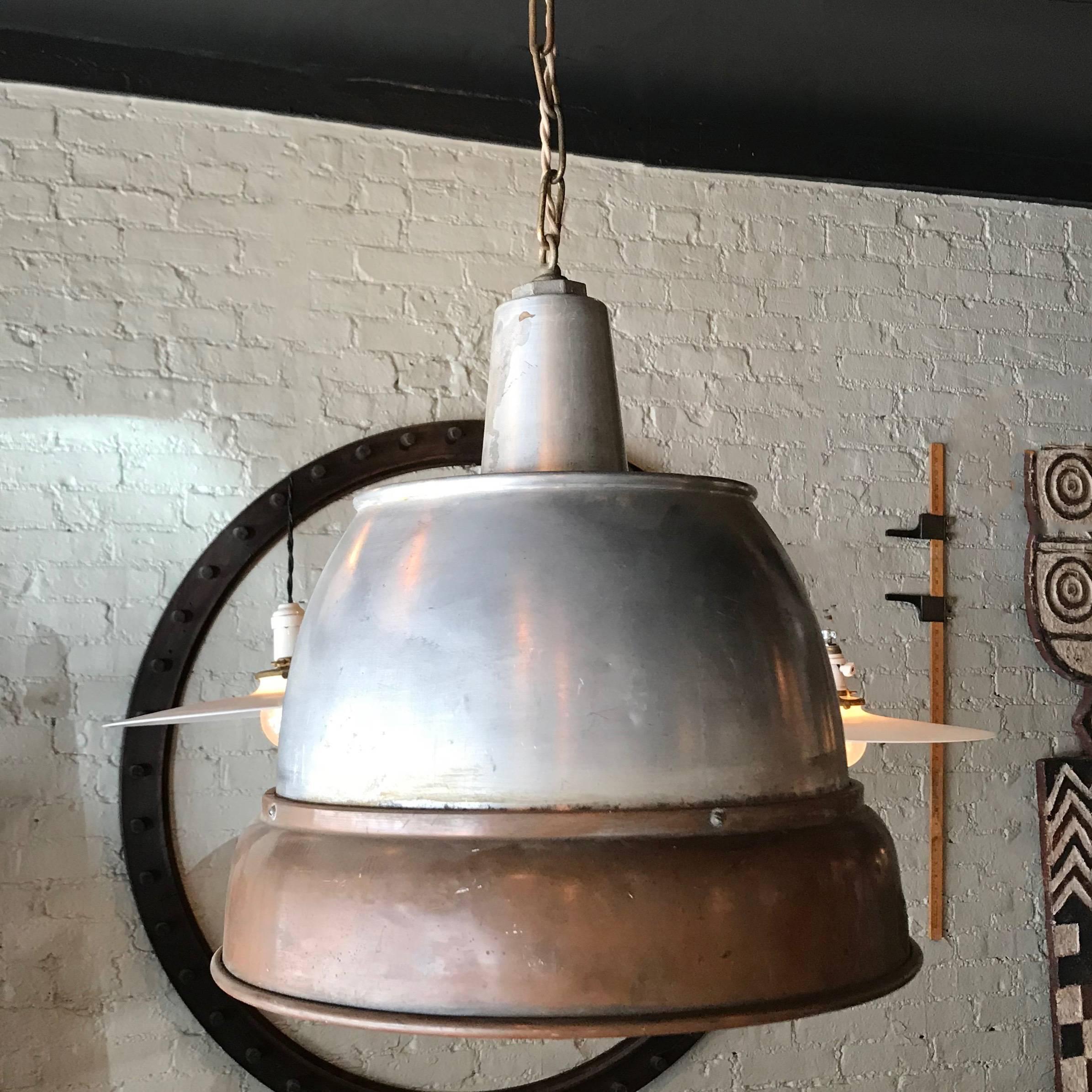 Industriel Lampe à suspension industrielle Macbeth en cuivre et aluminium en vente