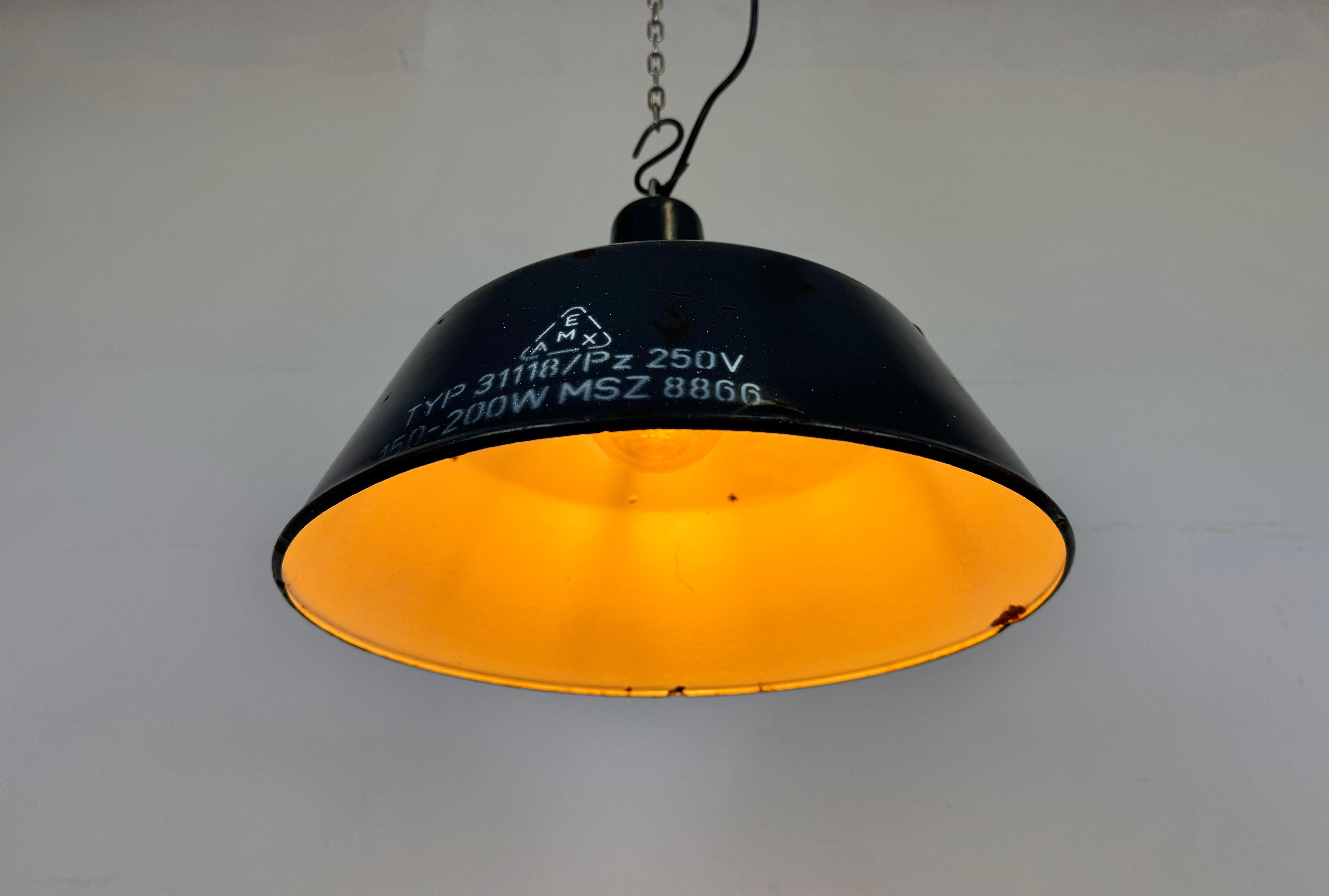 Lampada a sospensione industriale in smalto blu scuro di EMAX, anni '60 in vendita 4