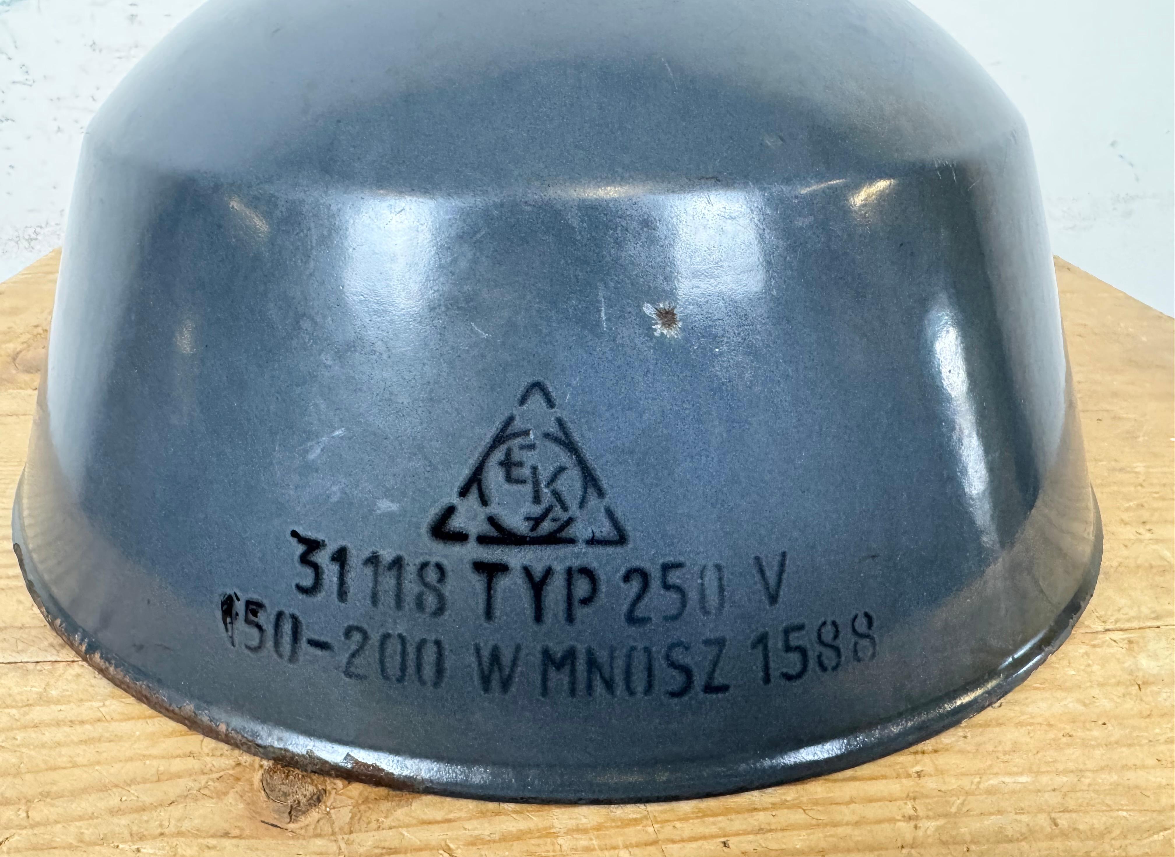 Lampe à suspension industrielle en émail bleu foncé d'EMAX, années 1960 en vente 4