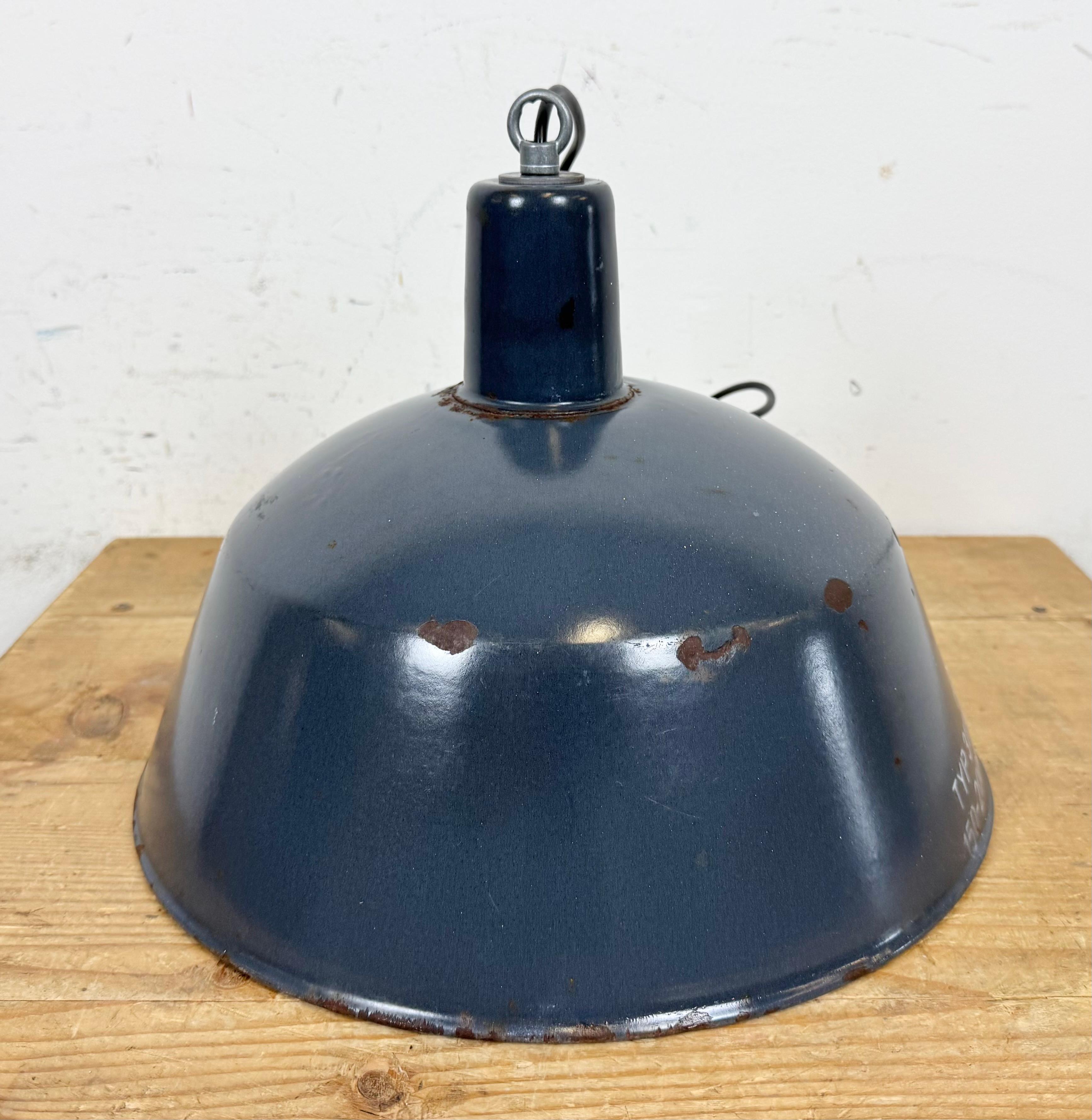 Lampada a sospensione industriale in smalto blu scuro di EMAX, anni '60 in vendita 7