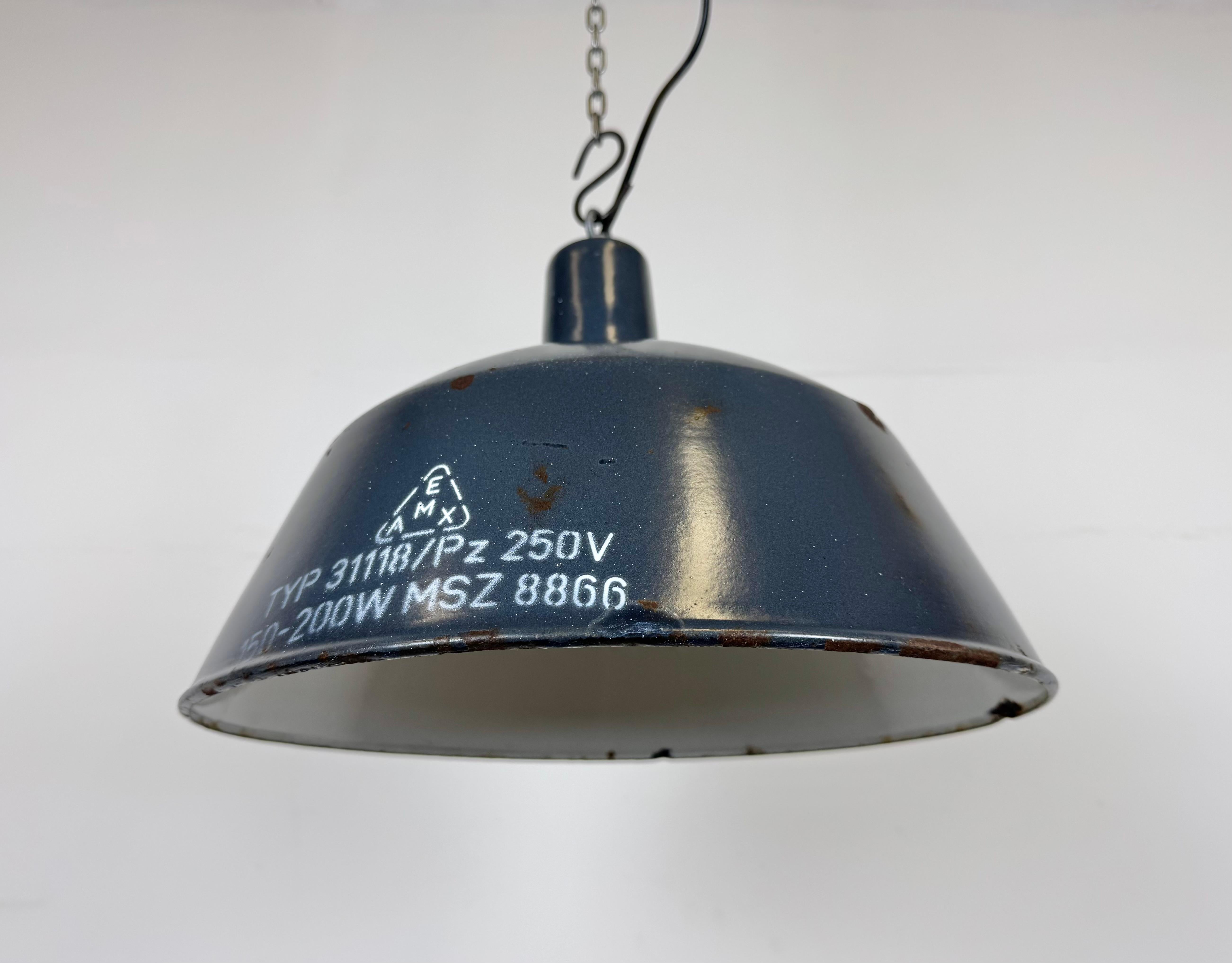 Lampada a sospensione industriale in smalto blu scuro di EMAX, anni '60 in vendita 1