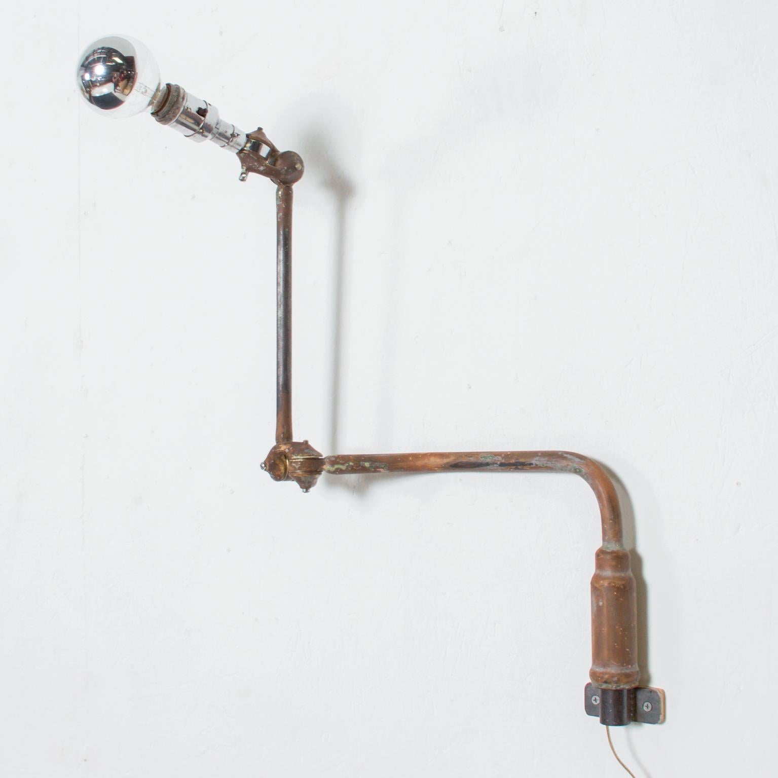   1940s Faries Industrial Wall Sconce Medical Adjustable Lamp  In Good Condition For Sale In Chula Vista, CA