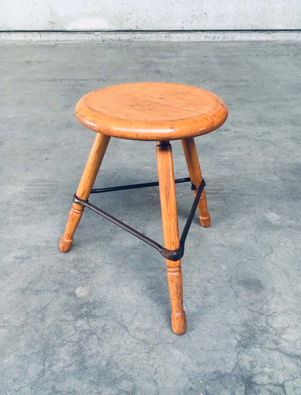 Industrial Design Low Tripod Stool Set, Belgium 1950's For Sale 5