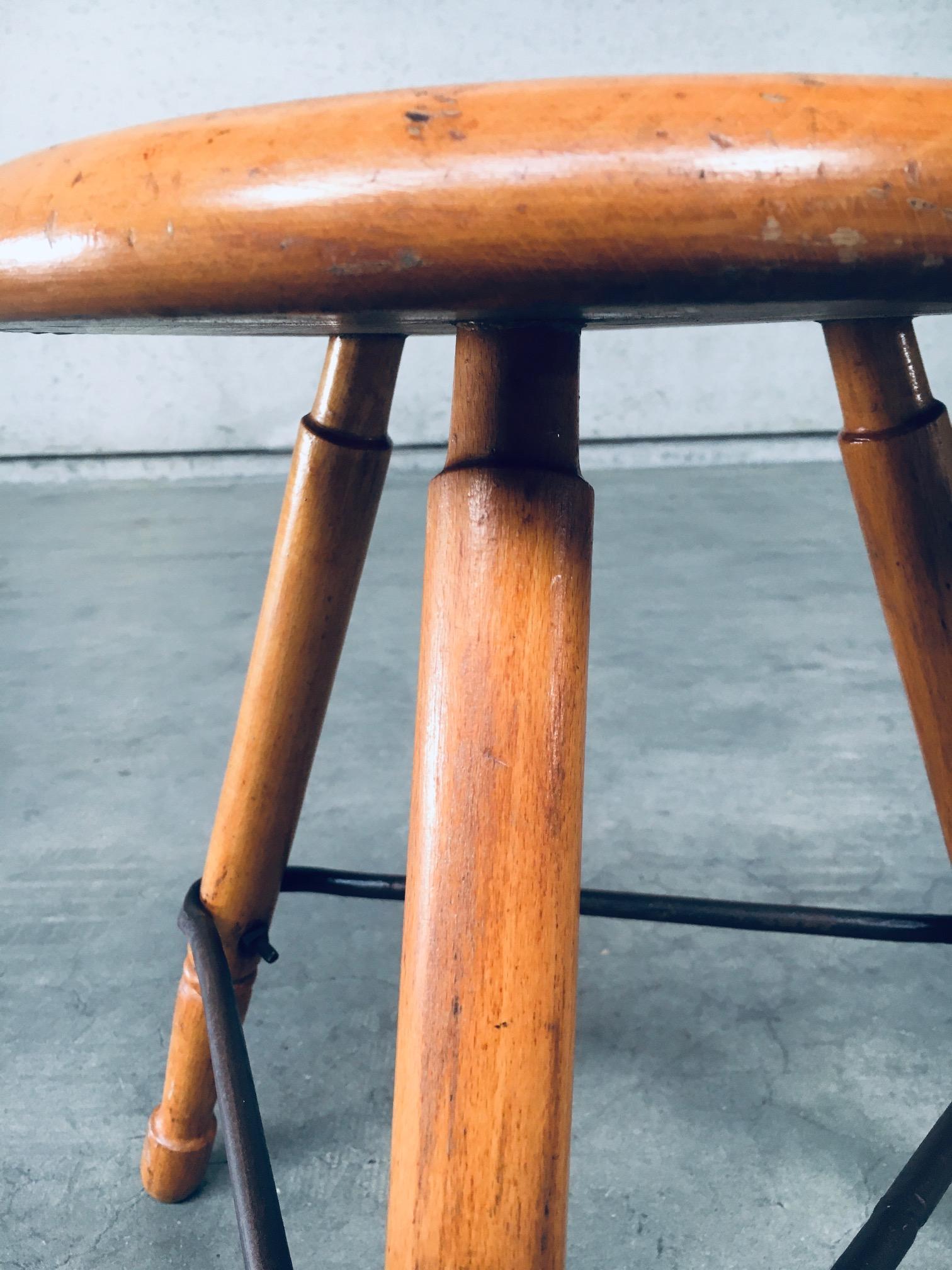 Industrial Design Low Tripod Stool Set, Belgium 1950's For Sale 11