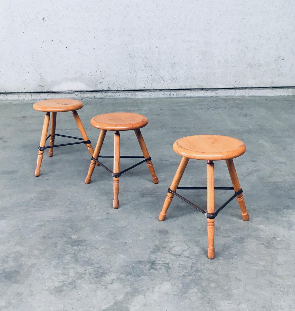 Industrial Design Low Tripod Stool Set, Belgium 1950's In Good Condition For Sale In Oud-Turnhout, VAN