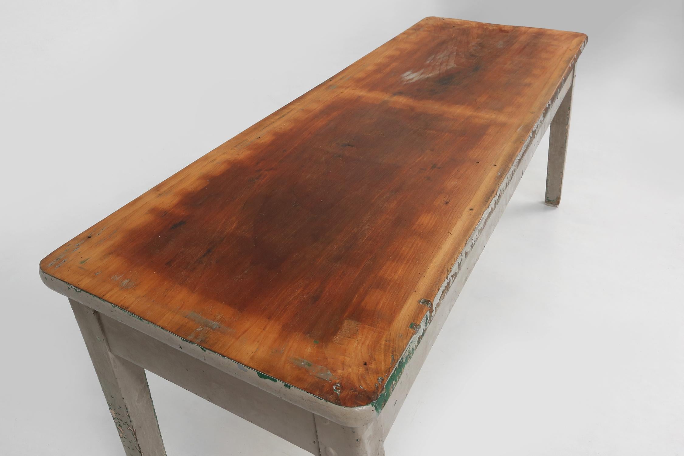 Industrial dining table 1920 In Good Condition In Meulebeke, BE