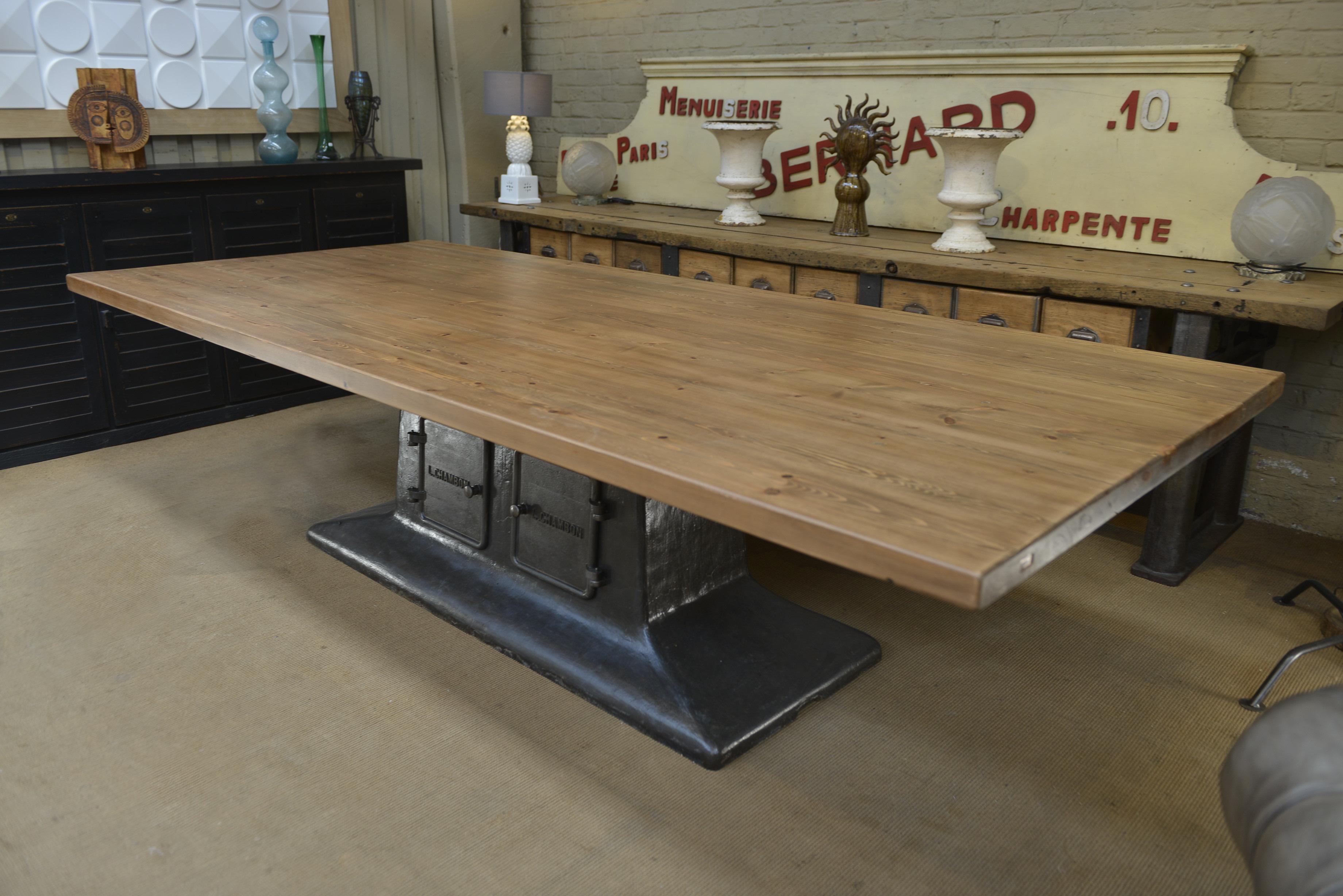 Industrial Dining Table with Cast Iron L Chambon French Machine Base  For Sale 1