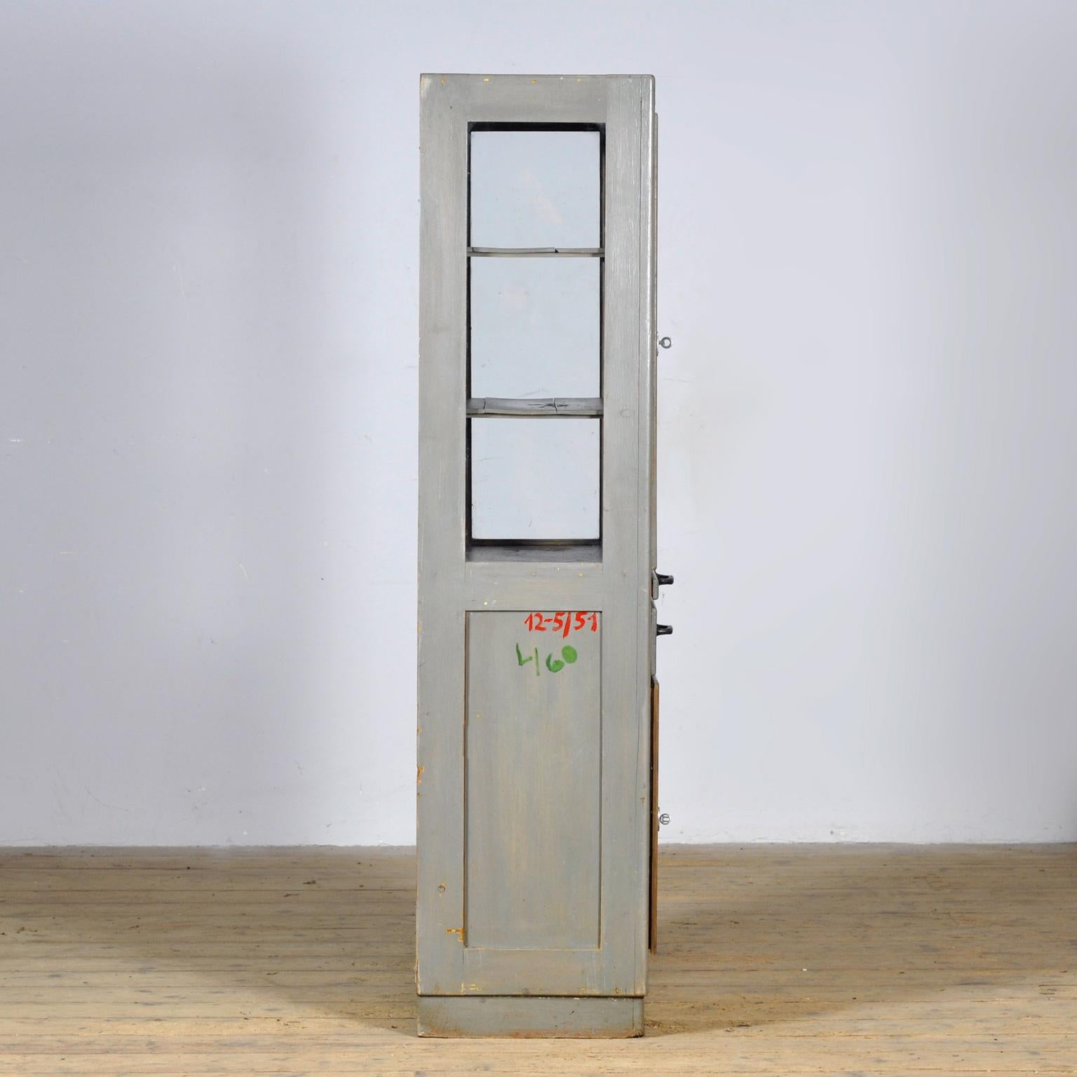 Industrial Display Cabinet, 1950s im Angebot 7