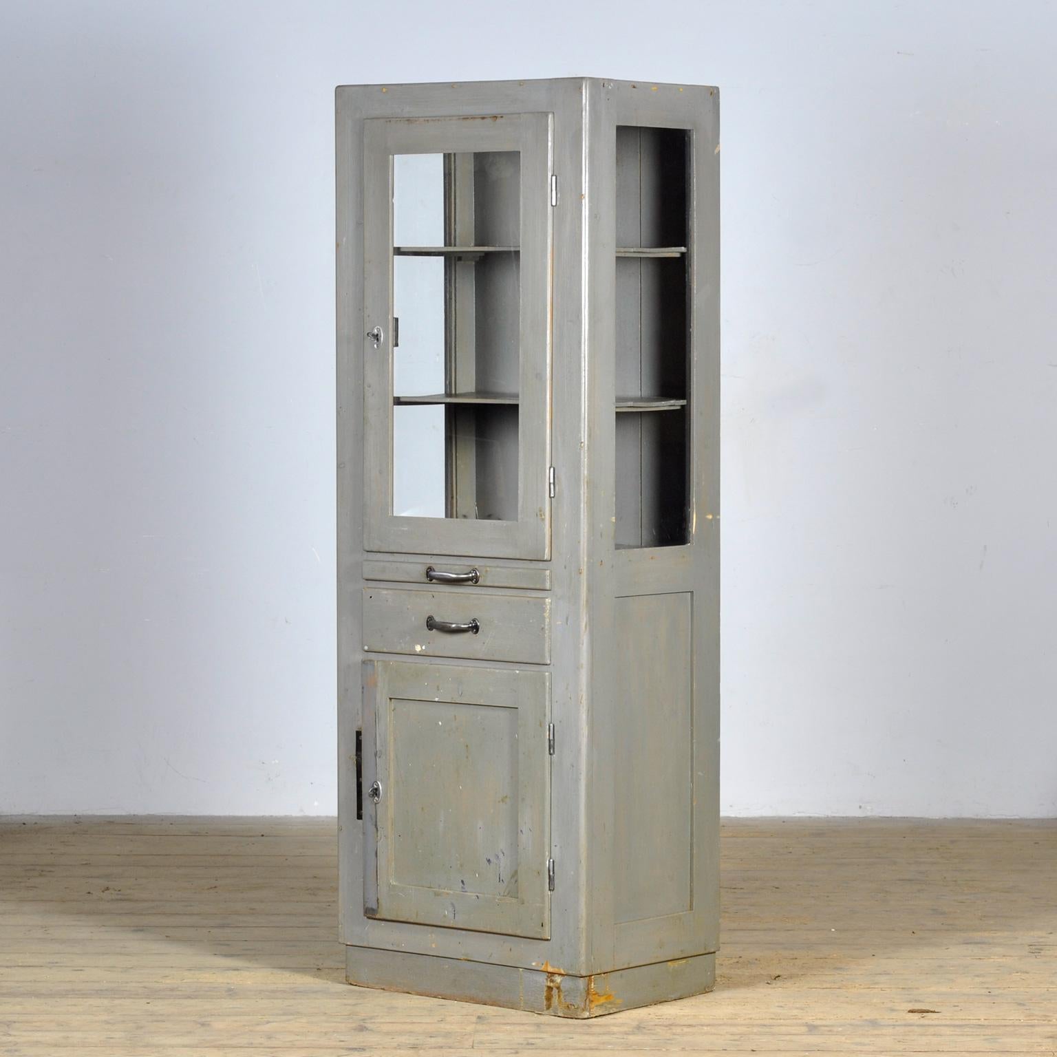 Industrial Display Cabinet, 1950s (Deutsch) im Angebot