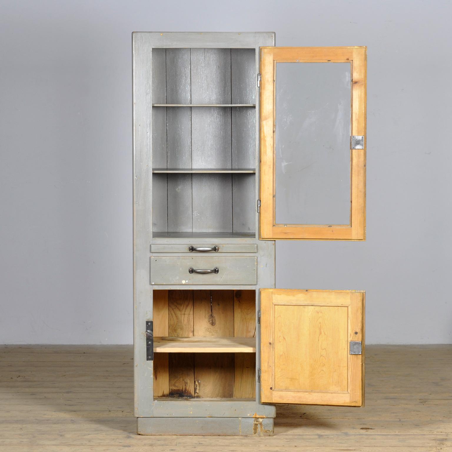 Industrial Display Cabinet, 1950s (Gemalt) im Angebot