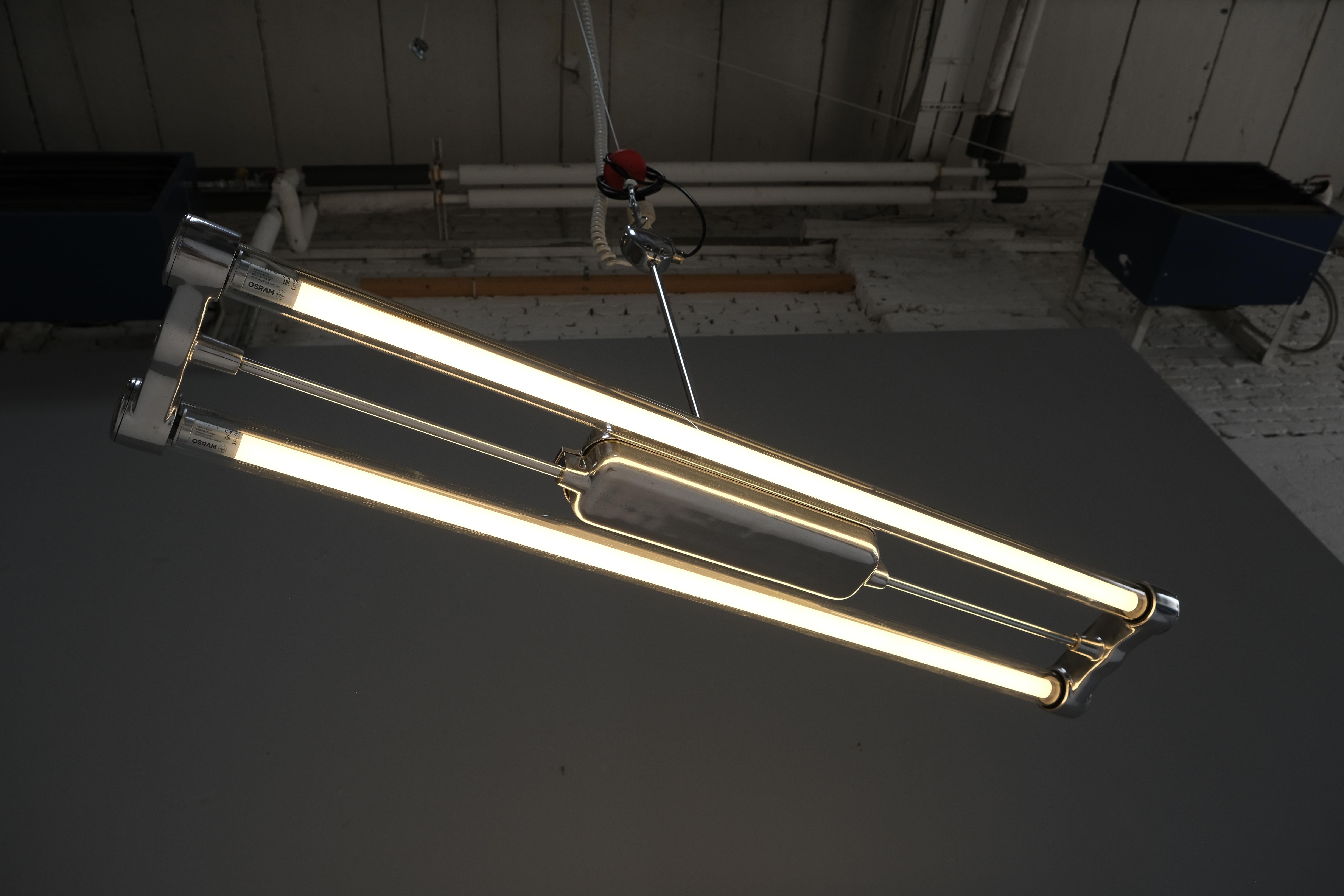 Luminaires industriels à double néon, années 1940, lot de 4 Bon état - En vente à Frankfurt am Main, DE