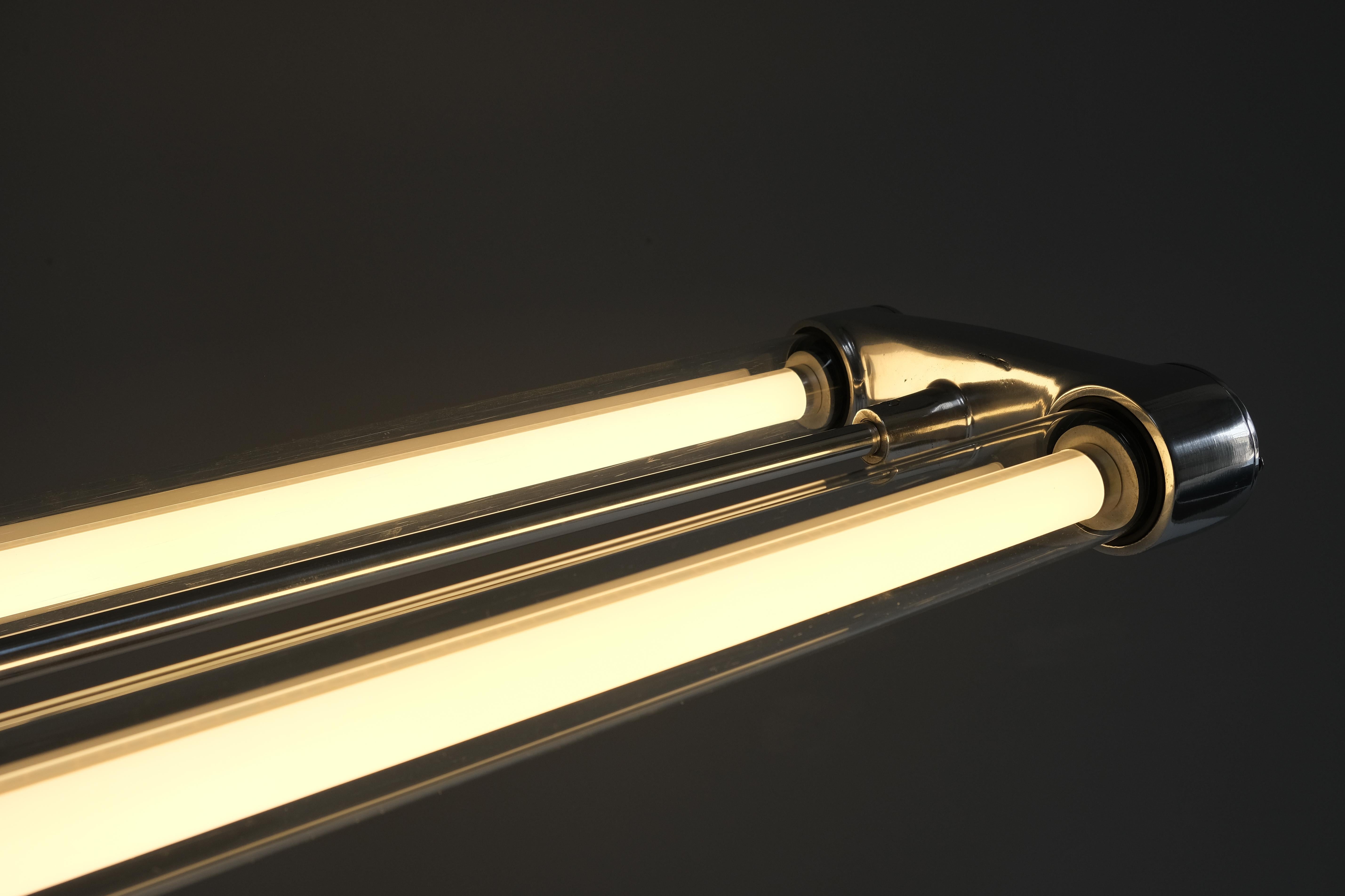 Aluminium Luminaires industriels à double néon, années 1940, lot de 4 en vente