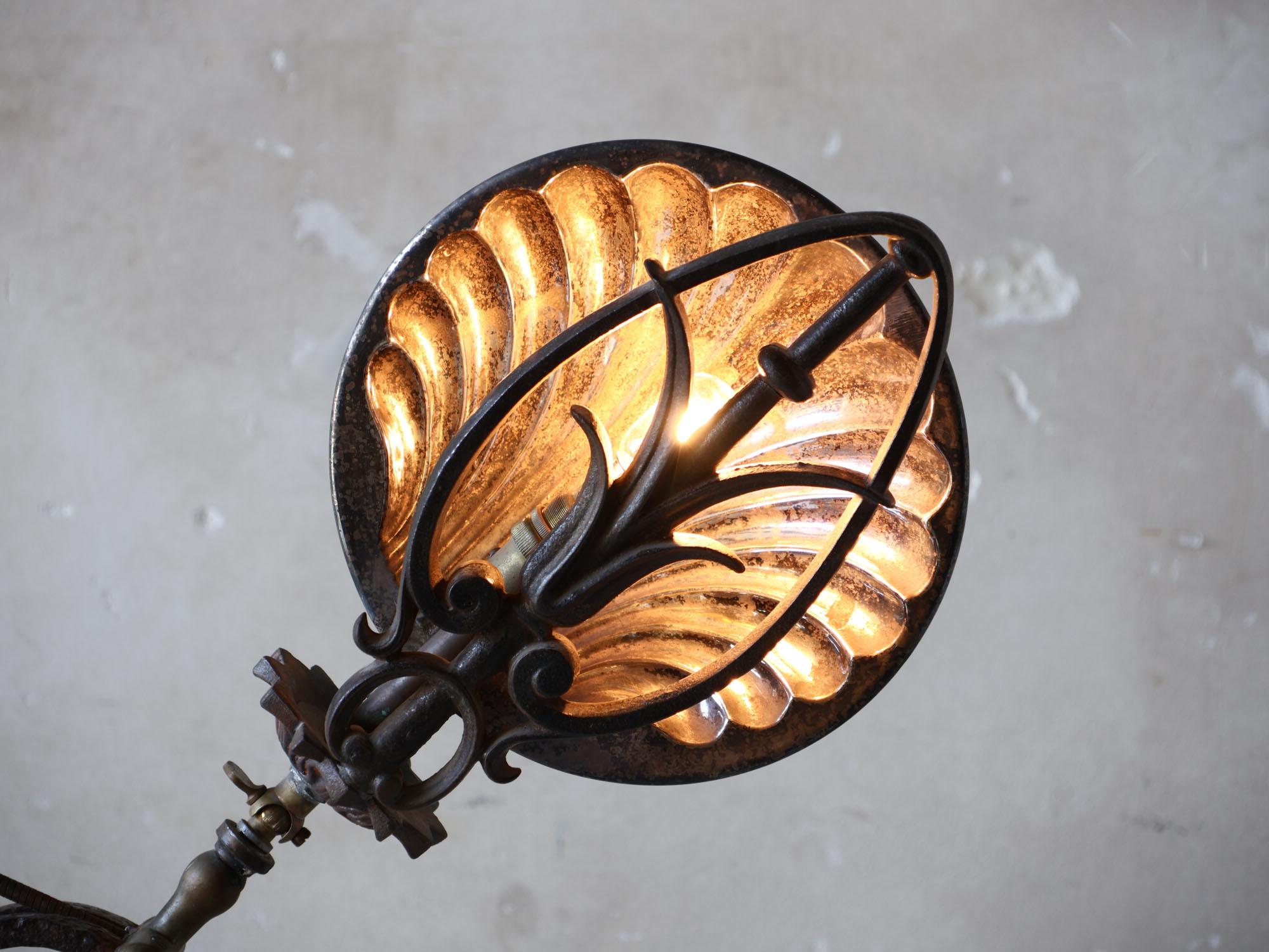 Lampe de table double industrielle avec éléments du 19e siècle et de l'Art déco en vente 3