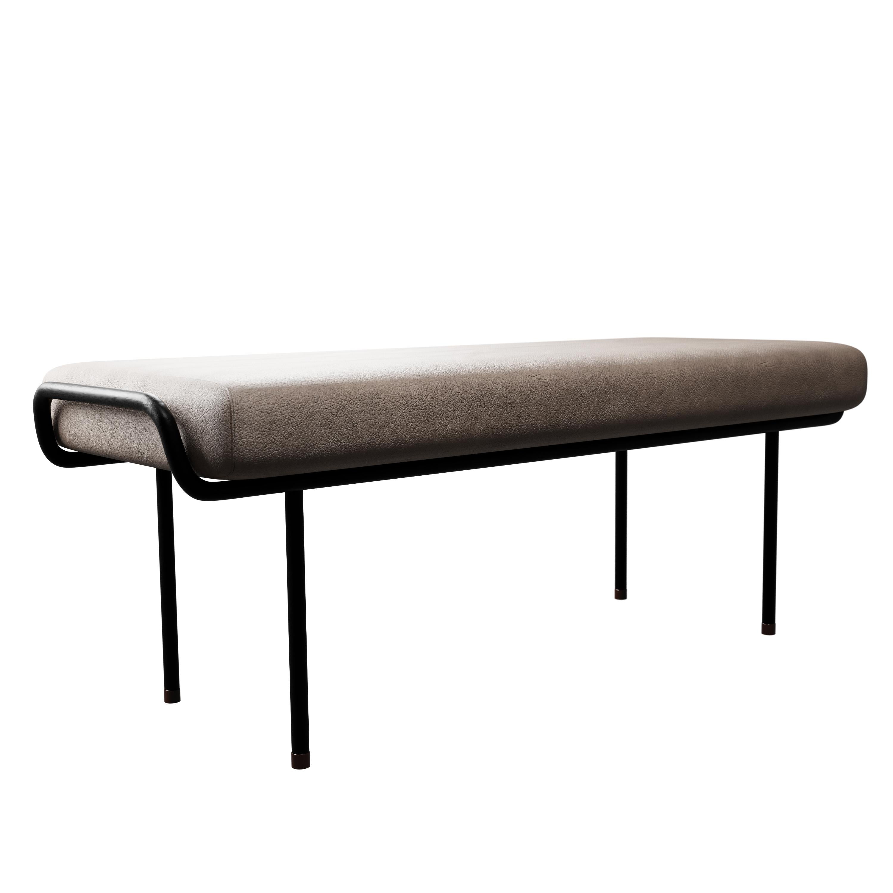 Vannerie Banc industriel DUV en cuir crème fabriqué à la main par Murmurio en vente