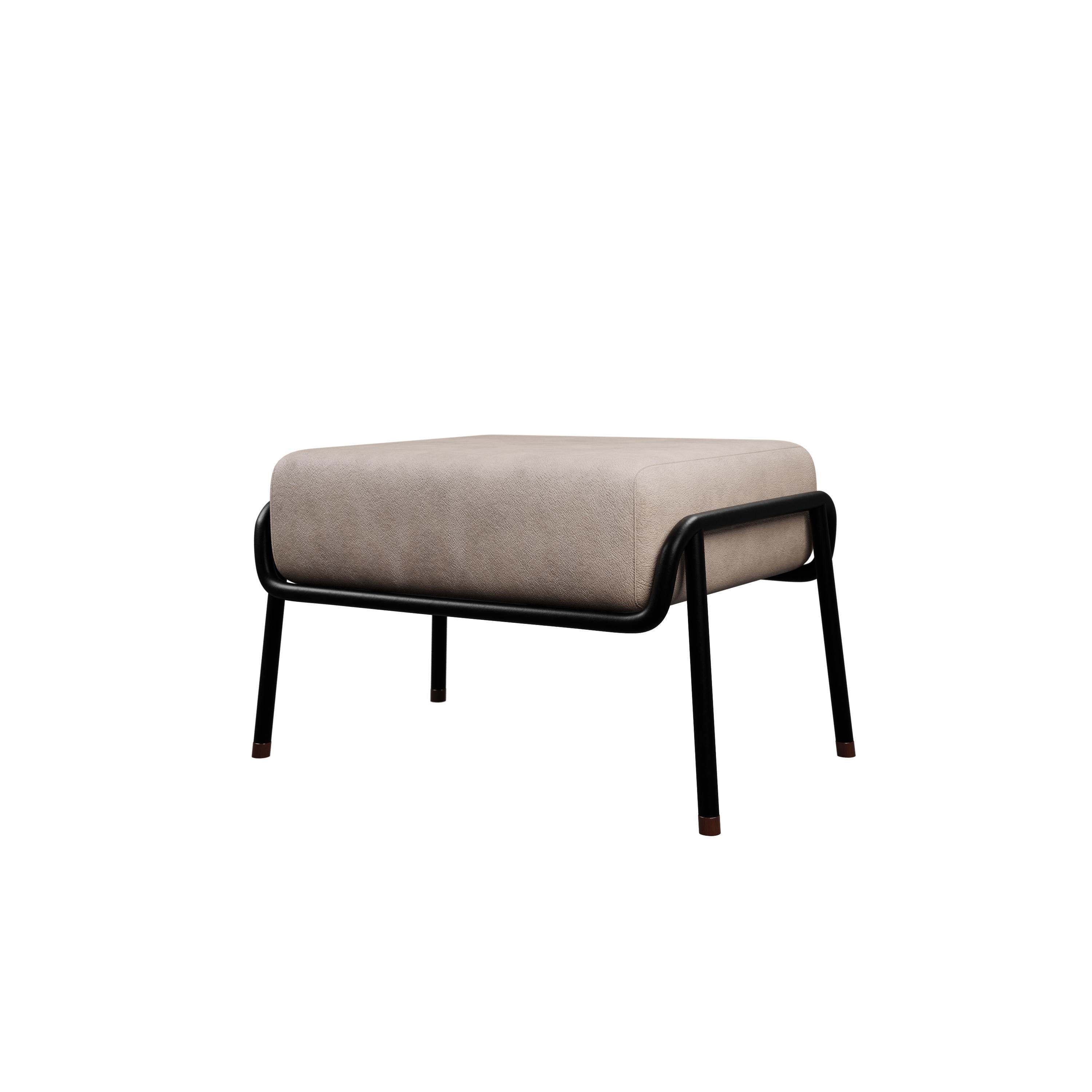 Industriel Pouf industriel DUV en cuir crème fabriqué à la main par Murmurio en vente