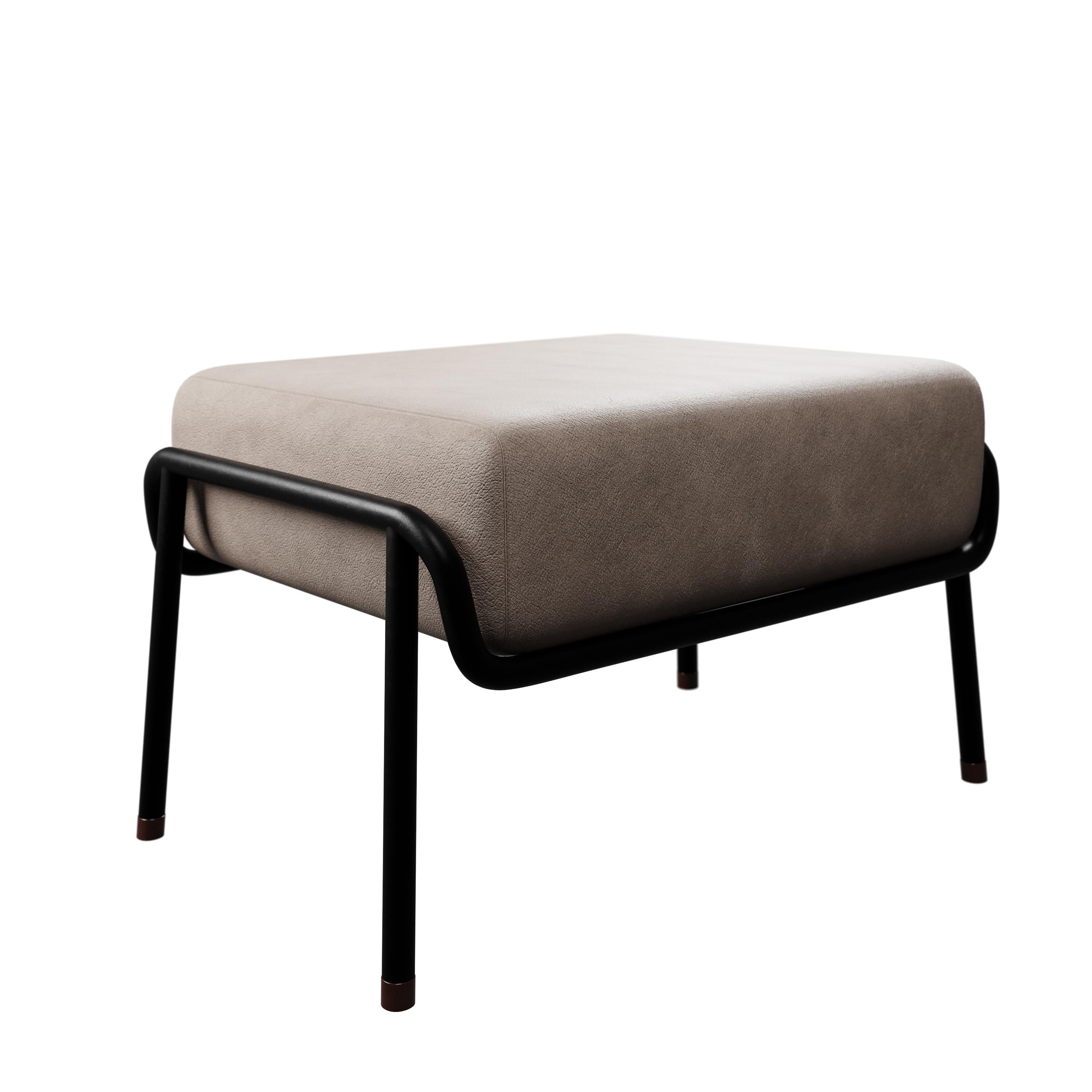 Vannerie Pouf industriel DUV en cuir crème fabriqué à la main par Murmurio en vente