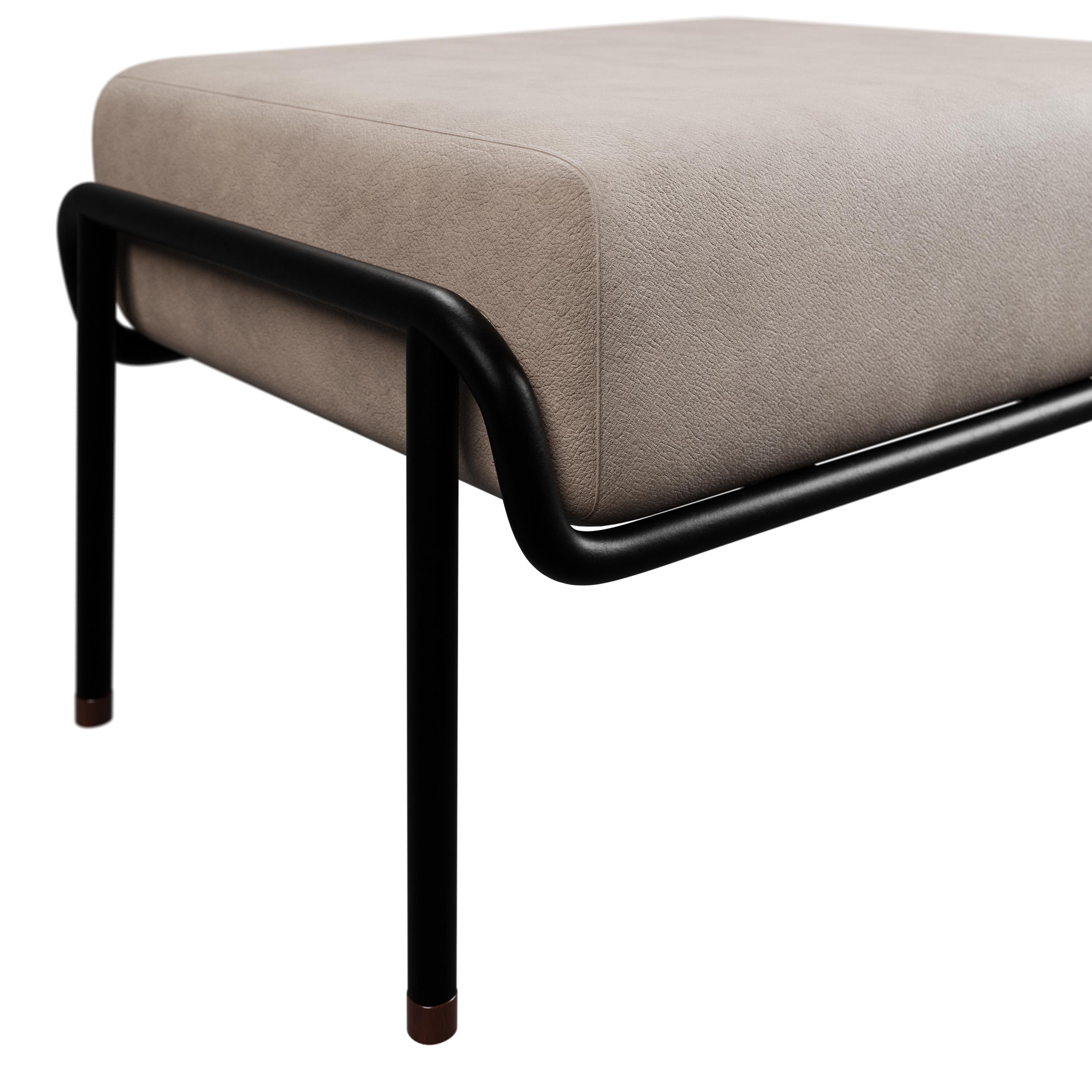 Pouf industriel DUV en cuir crème fabriqué à la main par Murmurio Neuf - En vente à Lordelo, PT