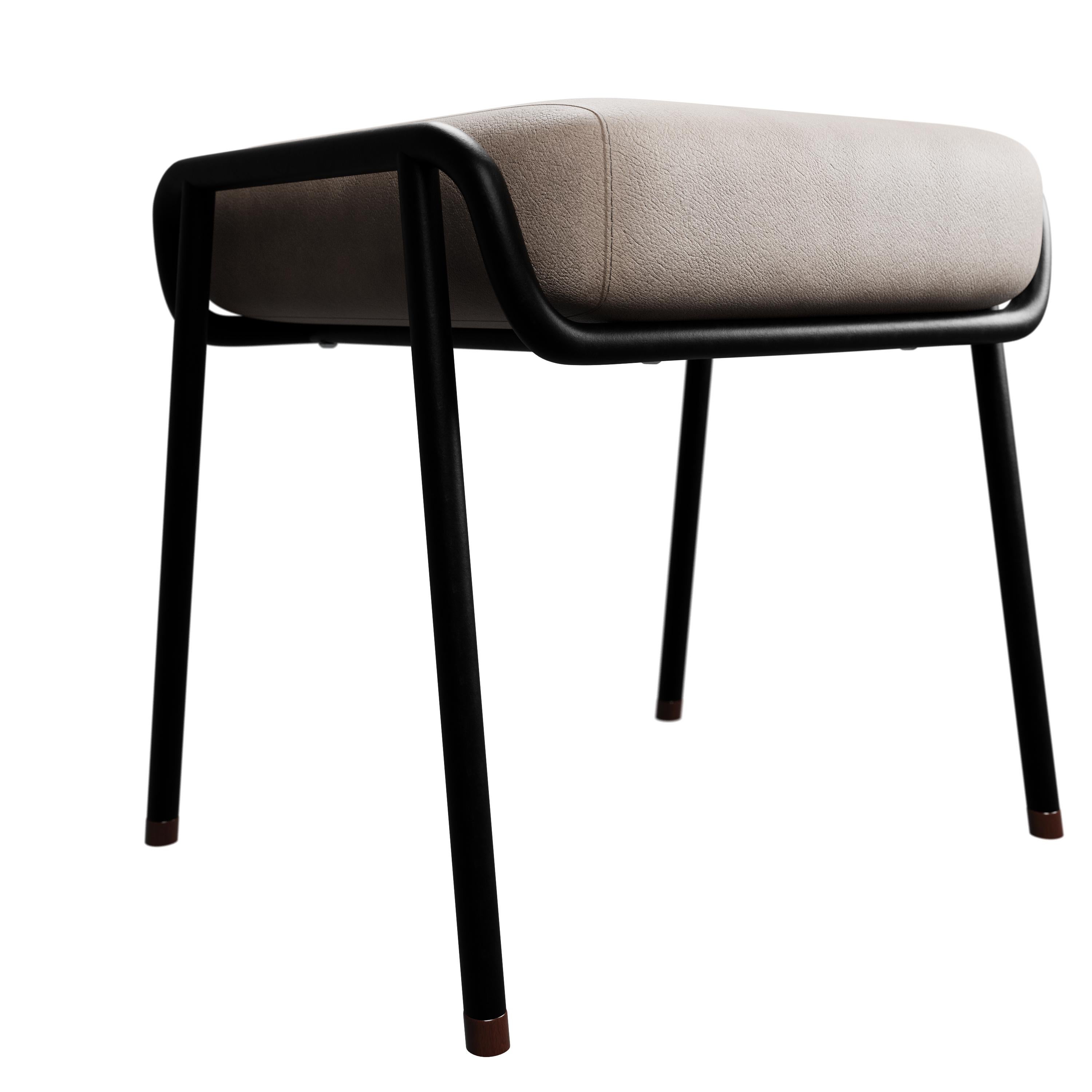 XXIe siècle et contemporain Pouf industriel DUV en cuir crème fabriqué à la main par Murmurio en vente