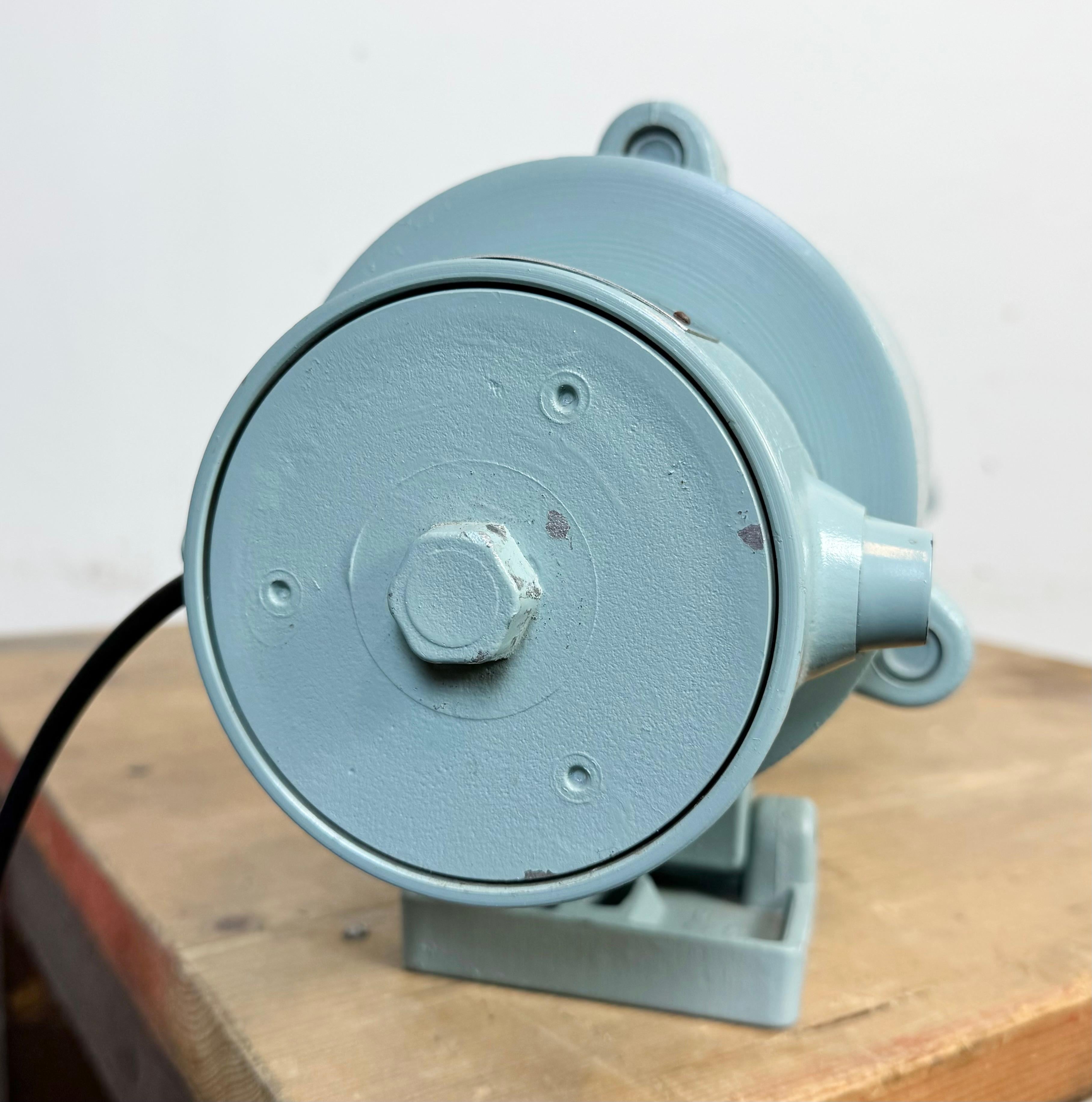Industrial East German Fluorescent Tube Light From Leuchtenbau Wittenberg, 1980s For Sale 15