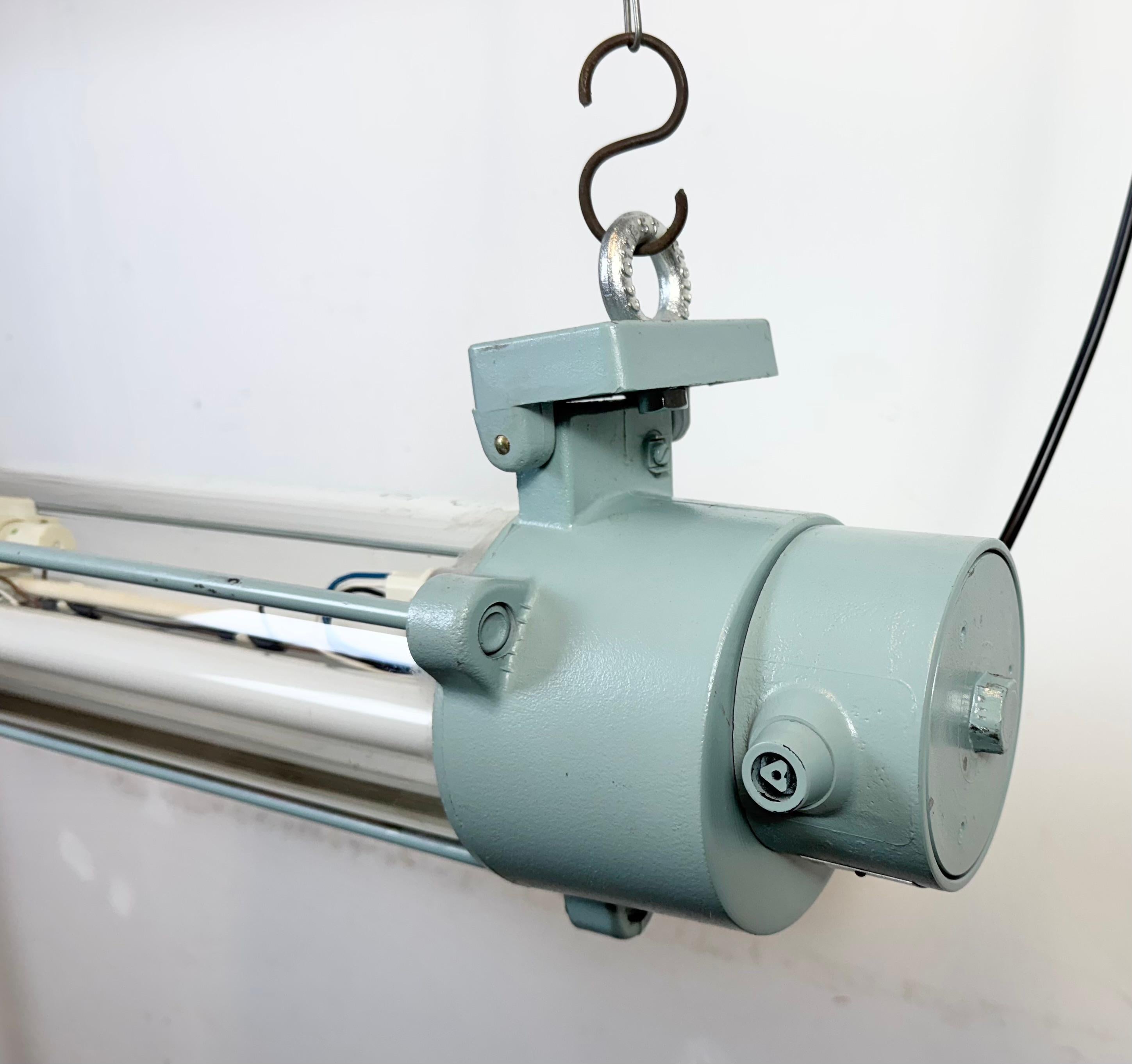 Industrial East German Fluorescent Tube Light From Leuchtenbau Wittenberg, 1980s In Good Condition For Sale In Kojetice, CZ