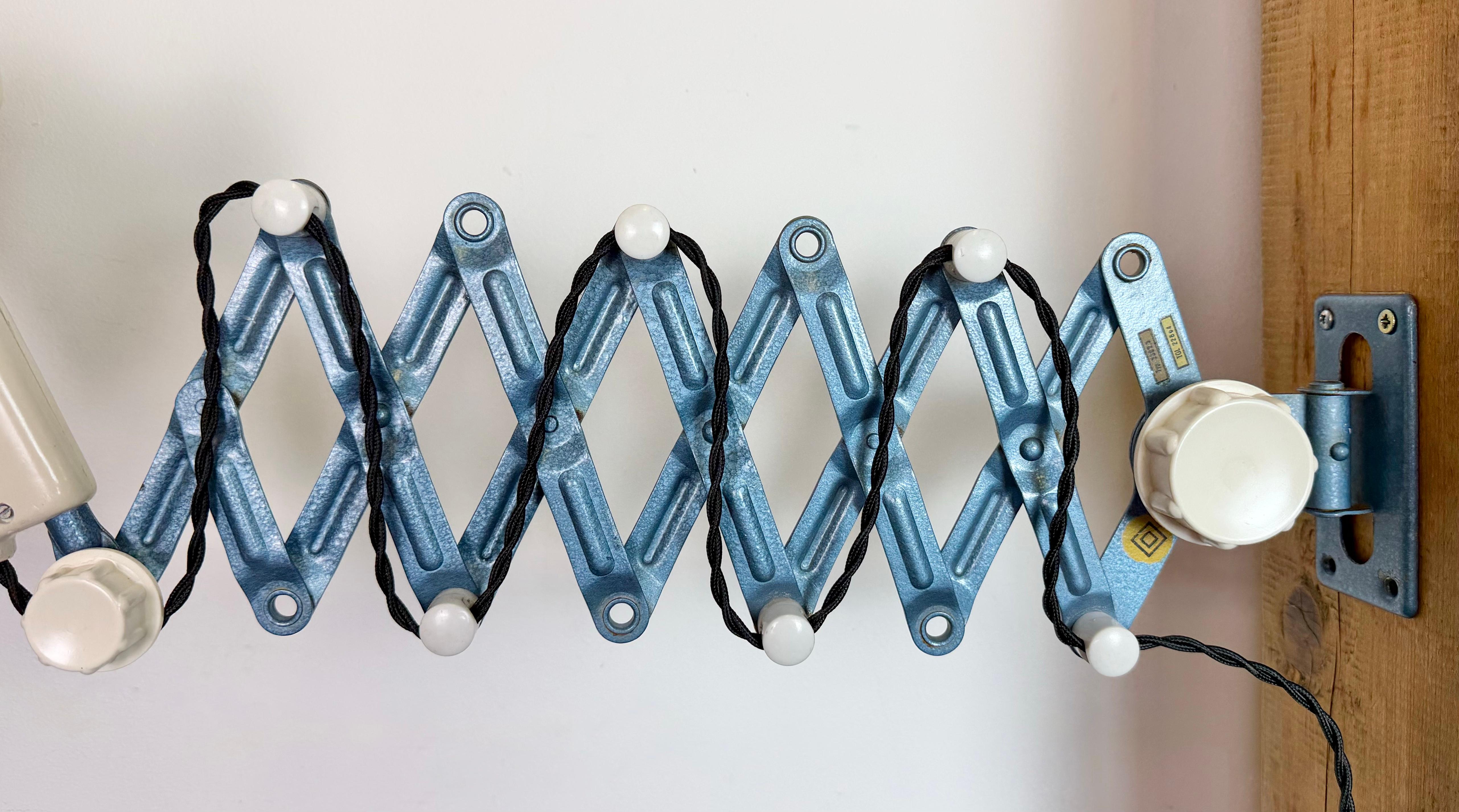 XX secolo Lampada a forbice industriale della Germania dell'Est di Reif Dresden, anni '50 in vendita